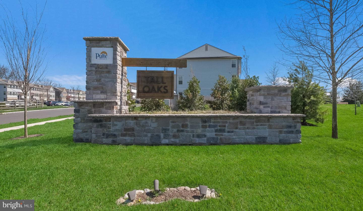 TALL OAKS - Residential