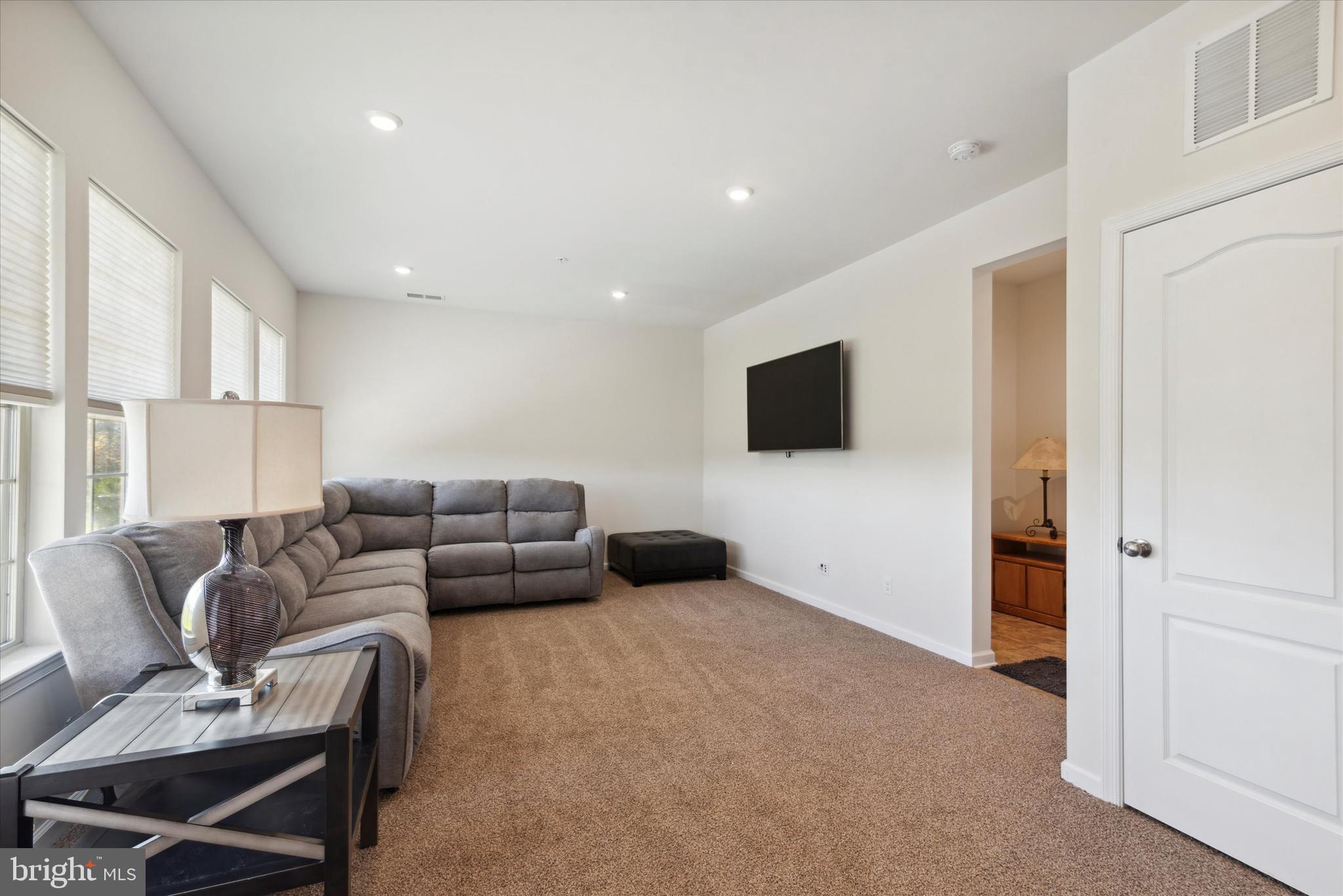 TALL OAKS - Residential
