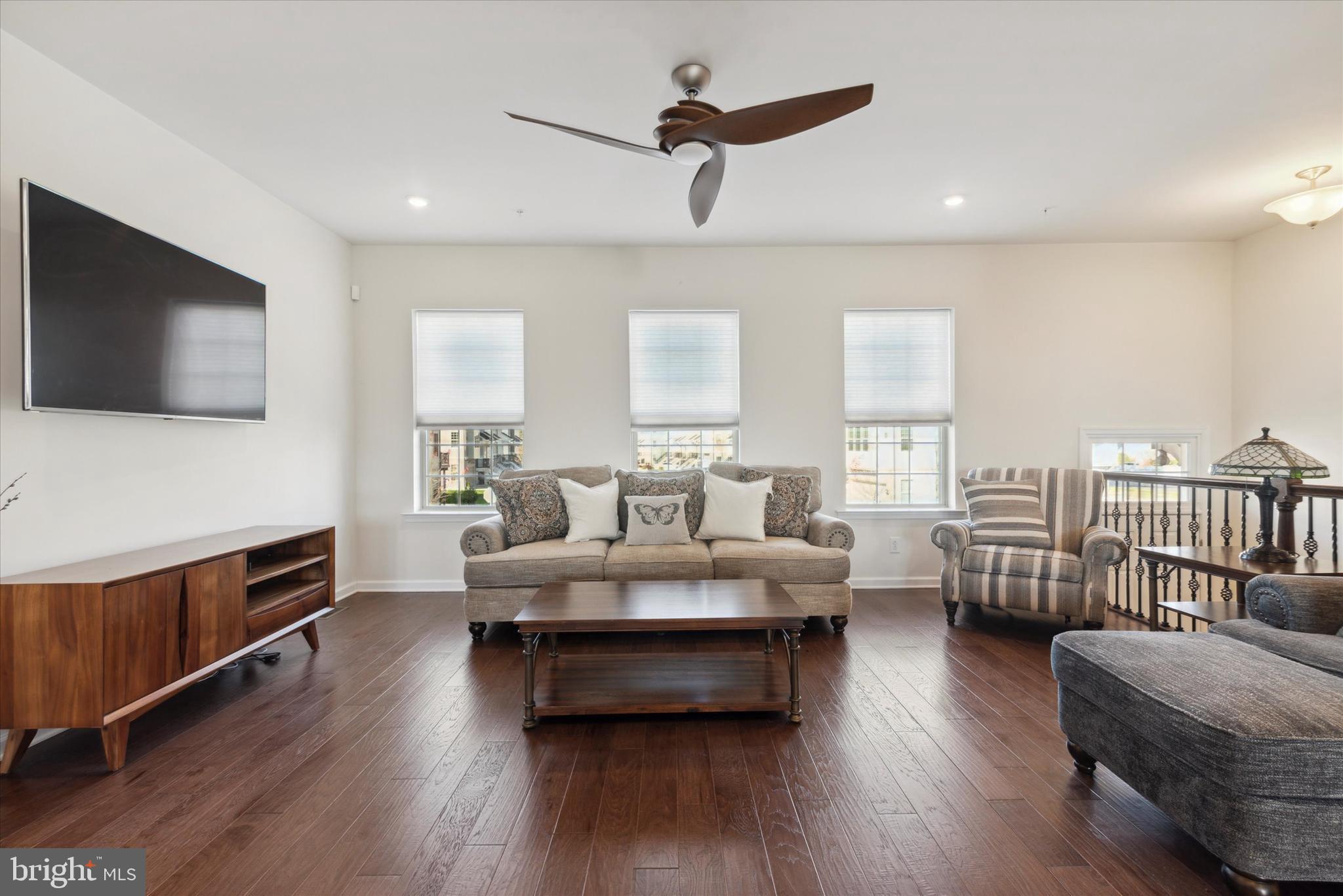 TALL OAKS - Residential