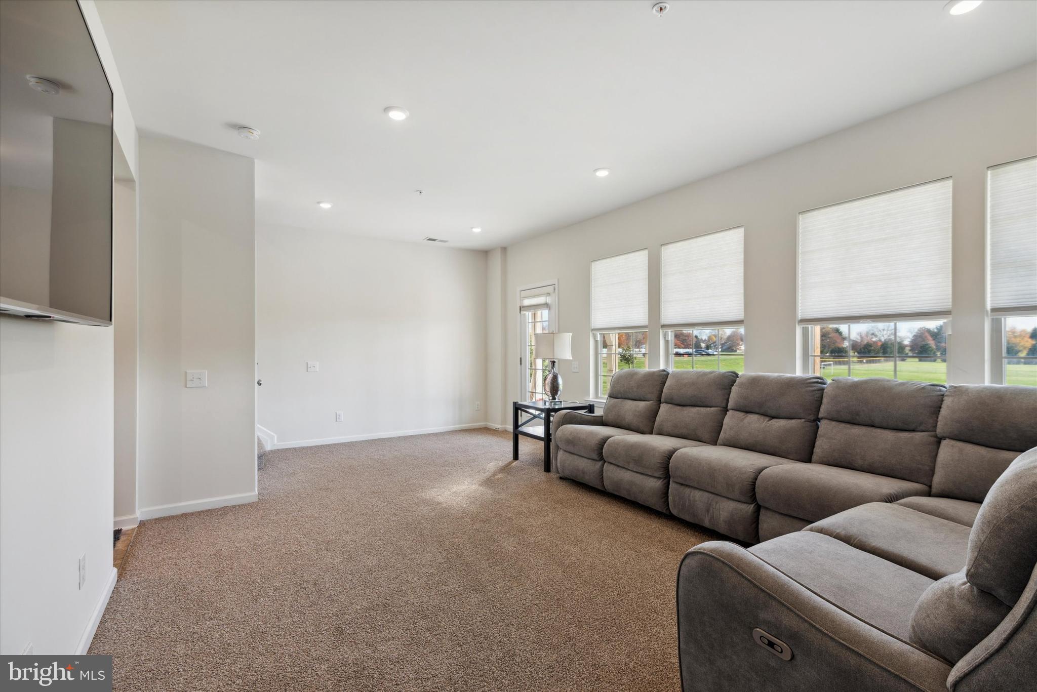 TALL OAKS - Residential