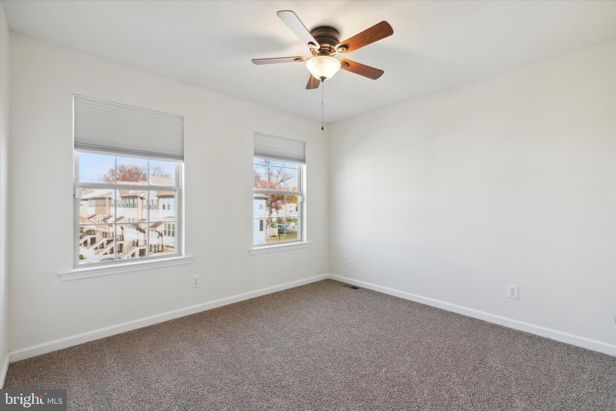 TALL OAKS - Residential