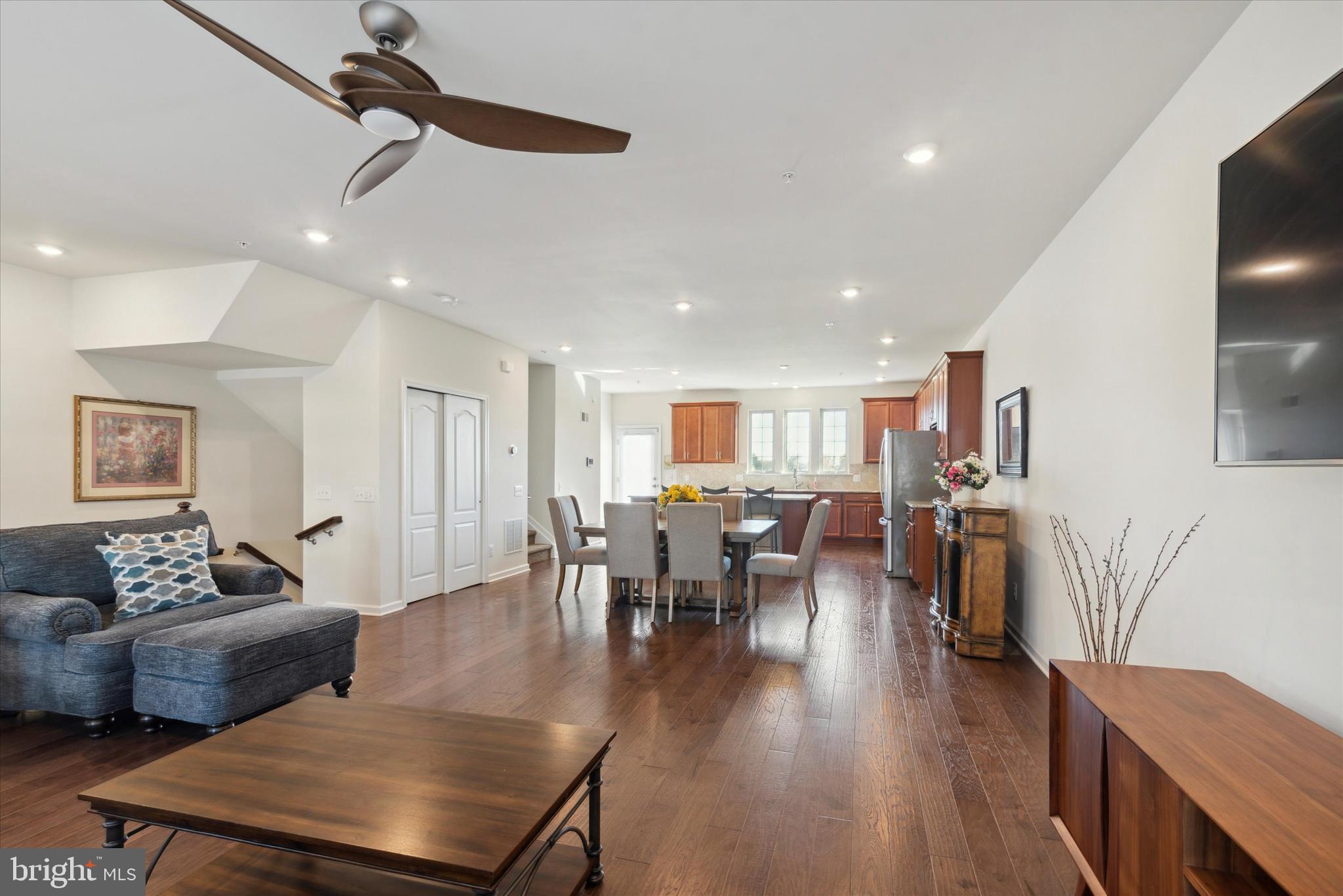 TALL OAKS - Residential