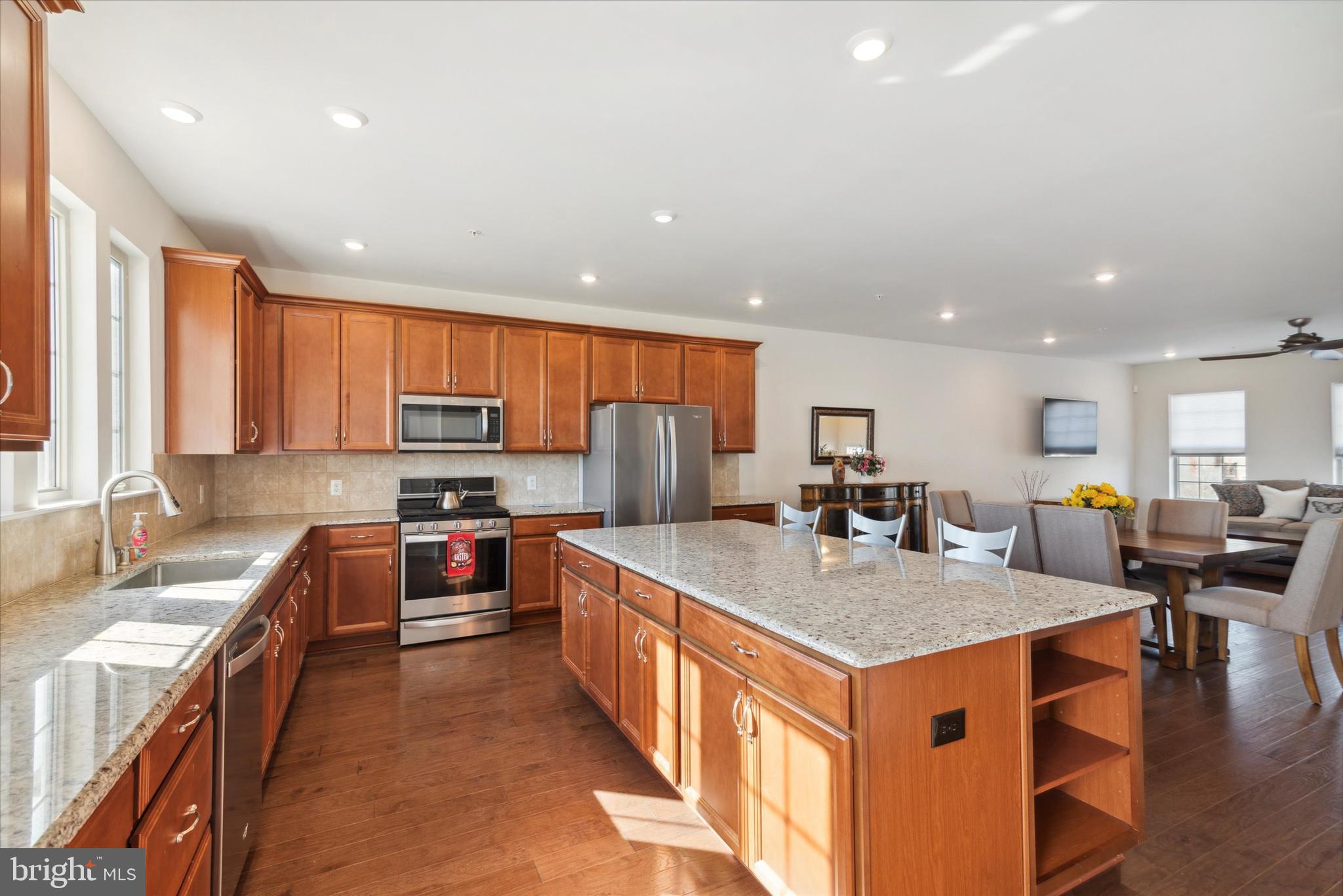 TALL OAKS - Residential