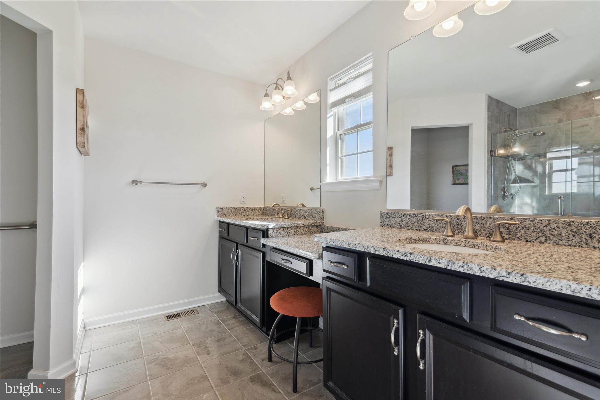 TALL OAKS - Residential