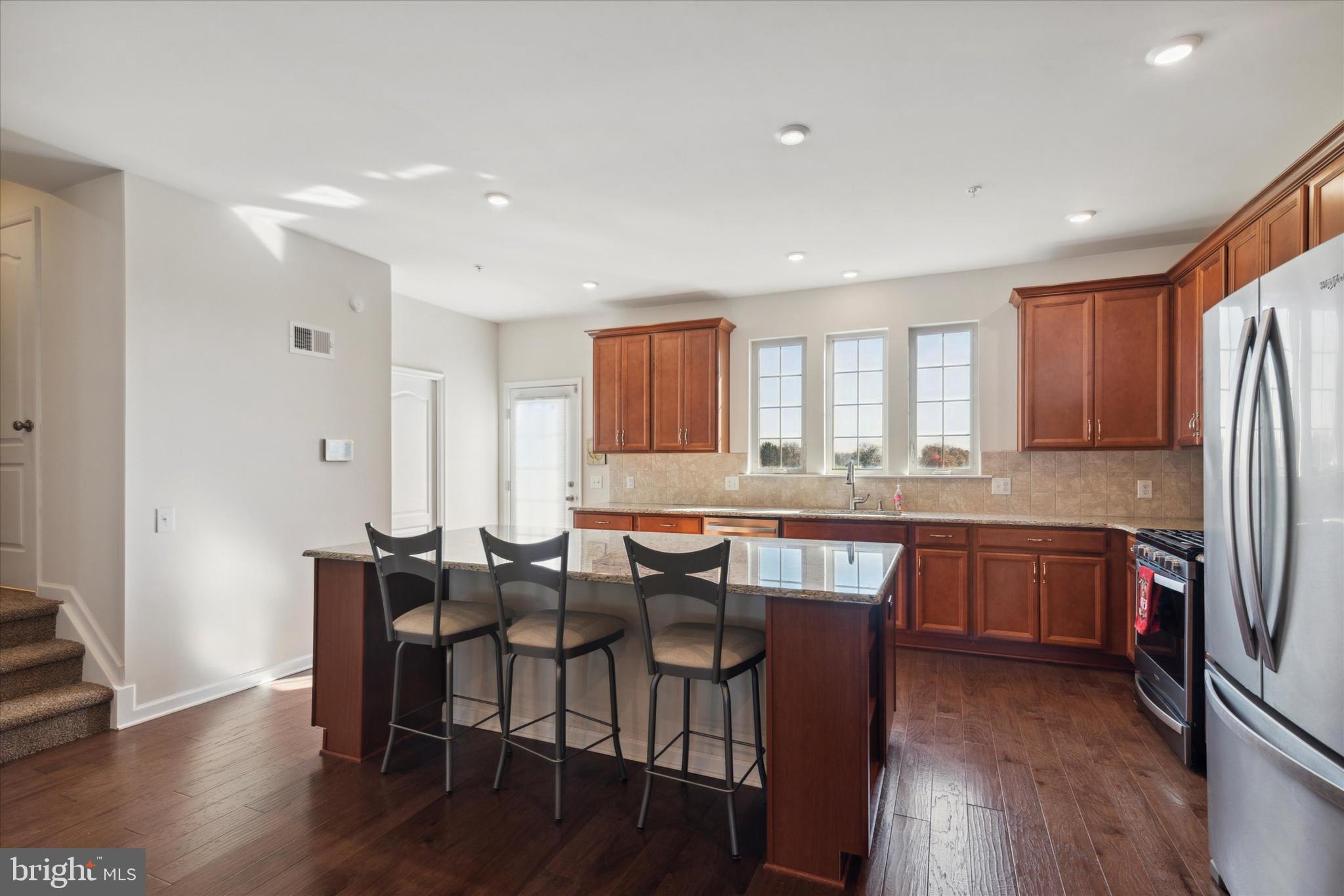 TALL OAKS - Residential