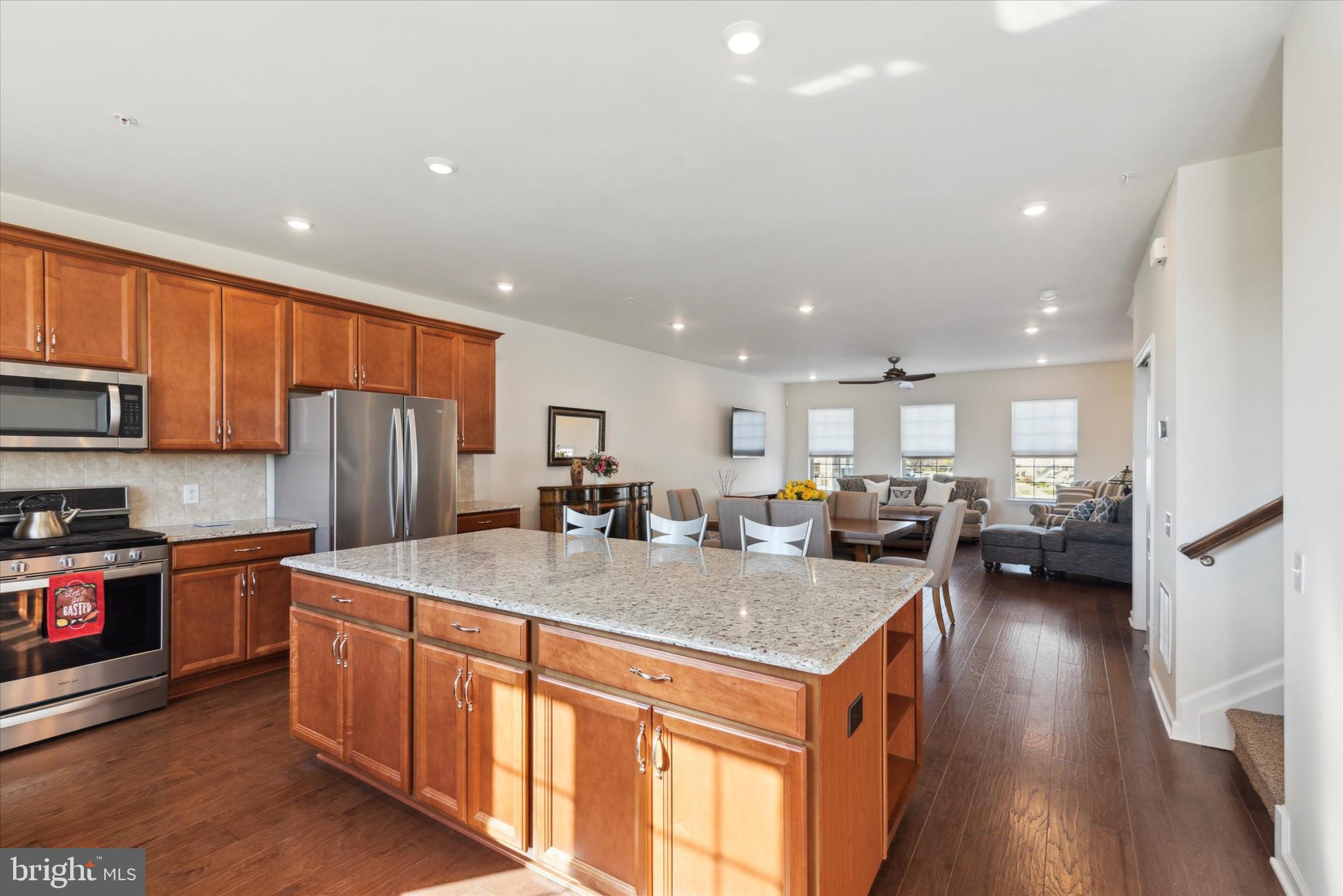 TALL OAKS - Residential