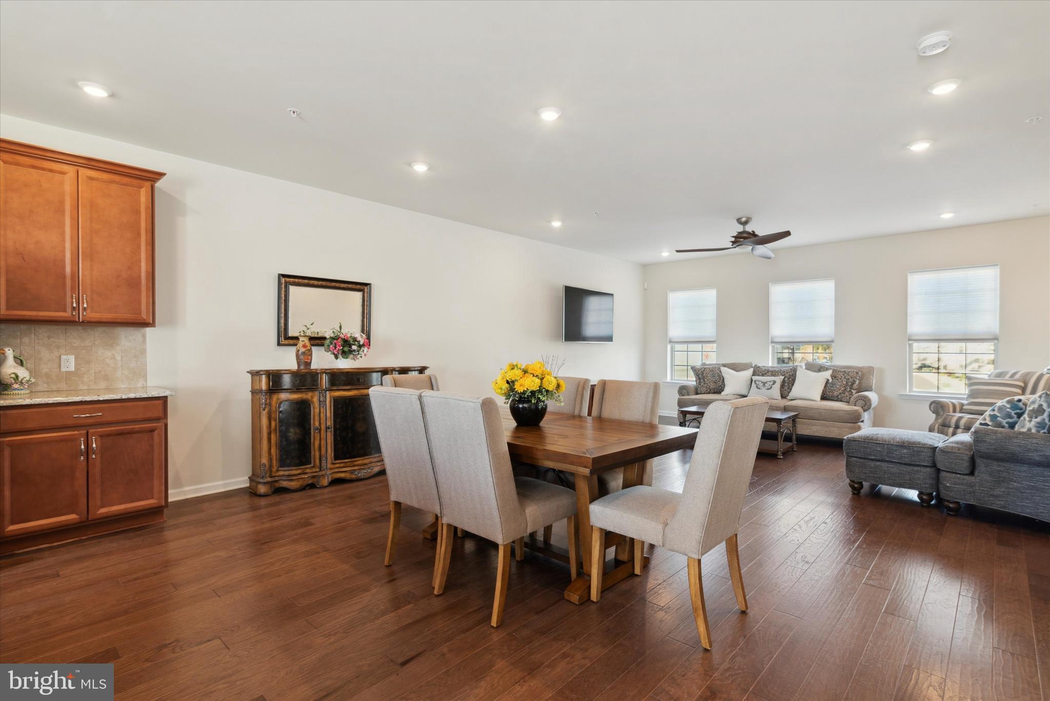 TALL OAKS - Residential