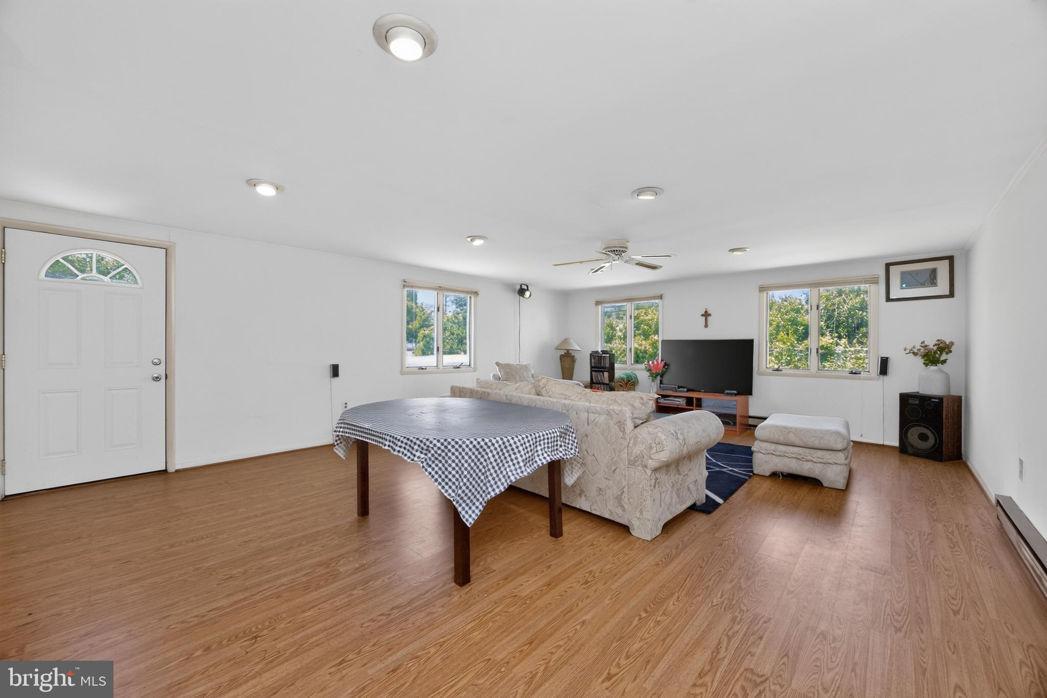 PLYMOUTH PARK - Residential