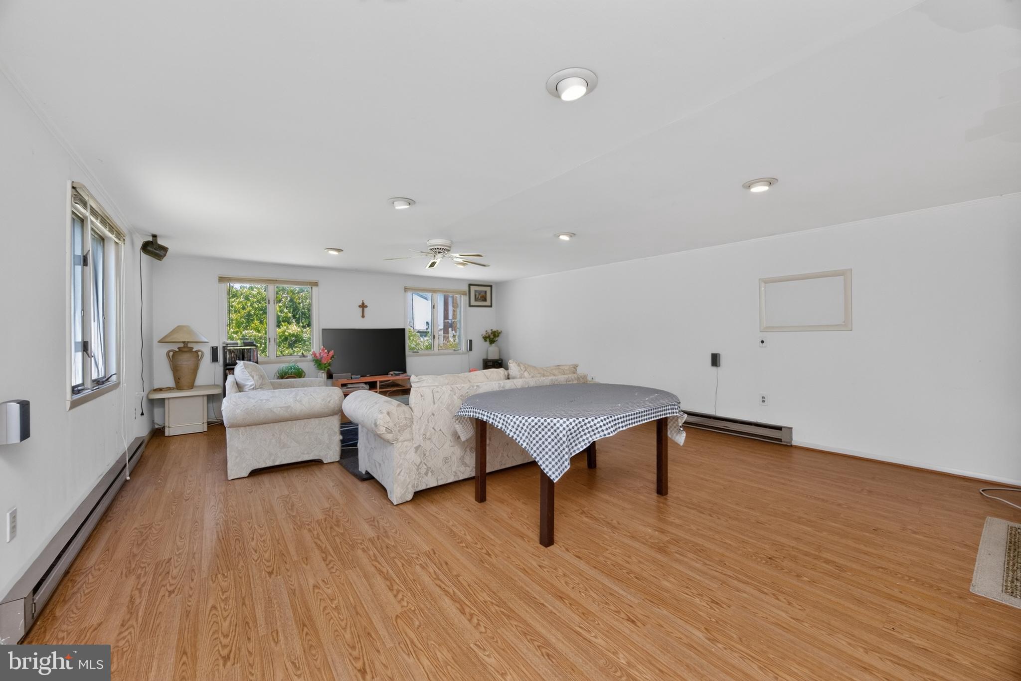 PLYMOUTH PARK - Residential