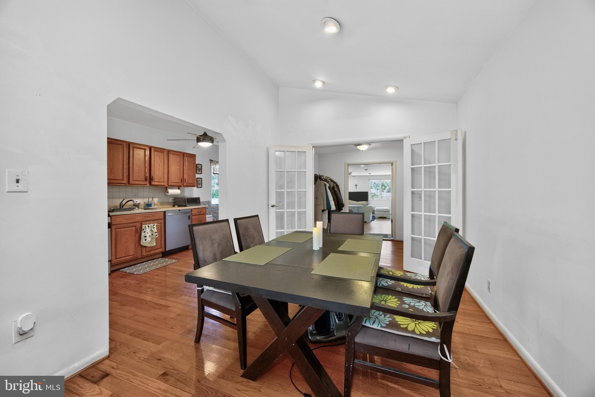 PLYMOUTH PARK - Residential