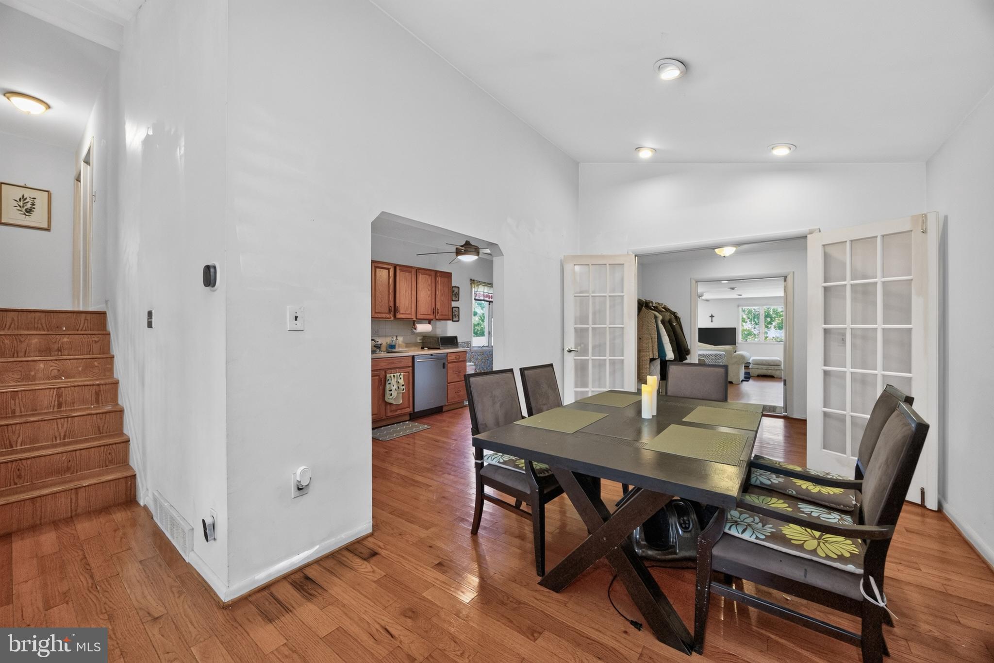 PLYMOUTH PARK - Residential