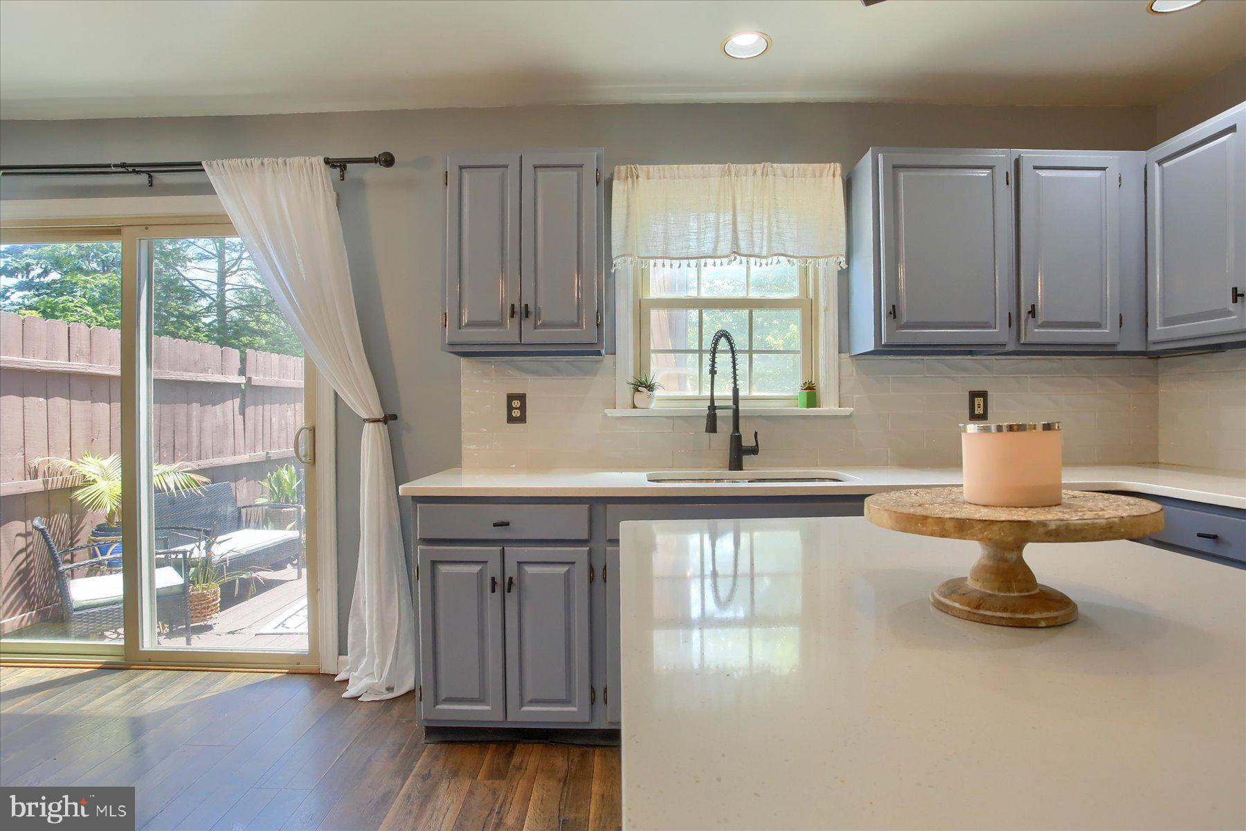 MOUNTAIN VIEW VILLAGE - Residential