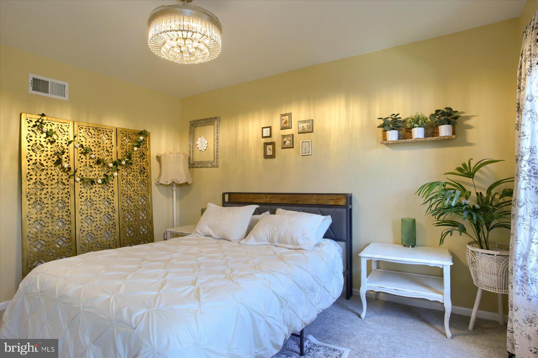 MOUNTAIN VIEW VILLAGE - Residential
