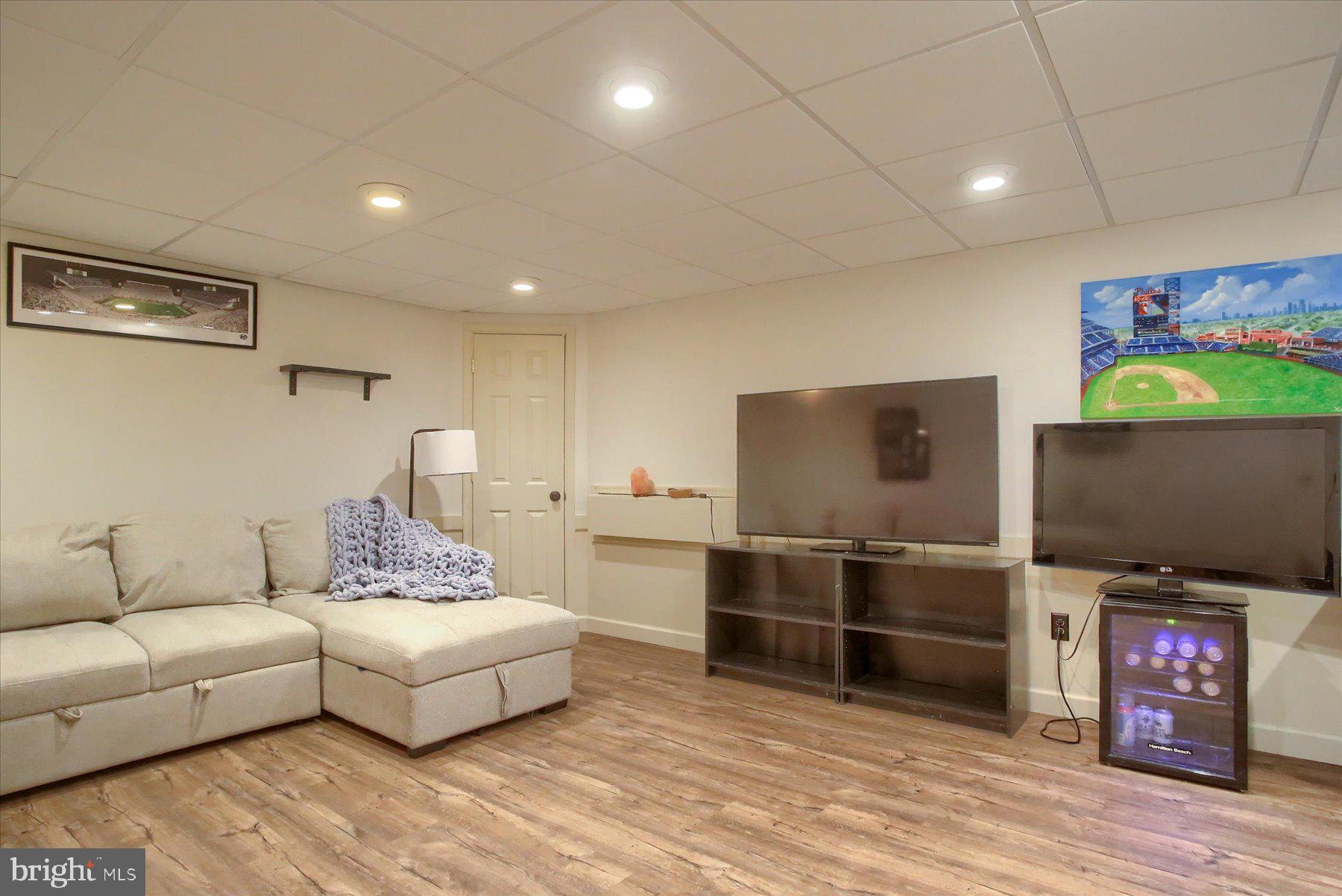 MOUNTAIN VIEW VILLAGE - Residential