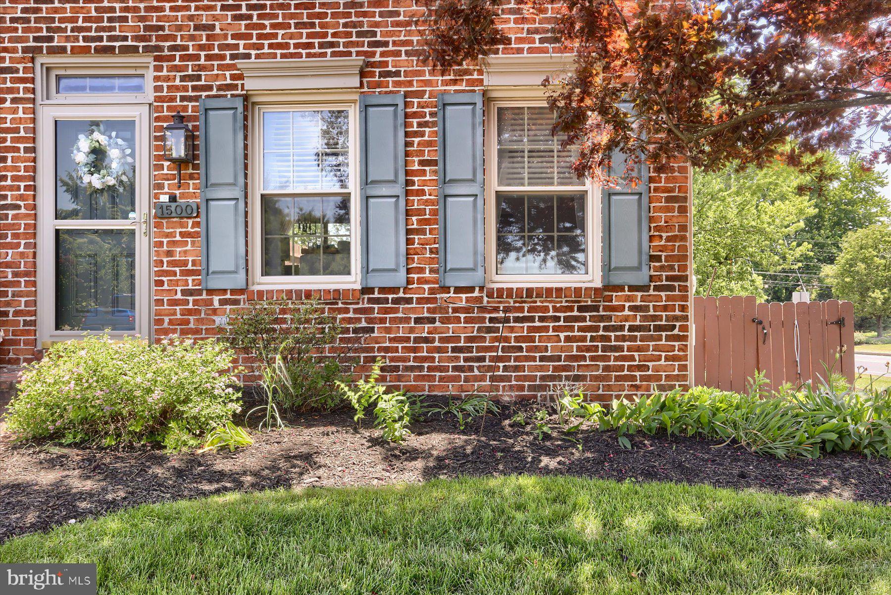 MOUNTAIN VIEW VILLAGE - Residential