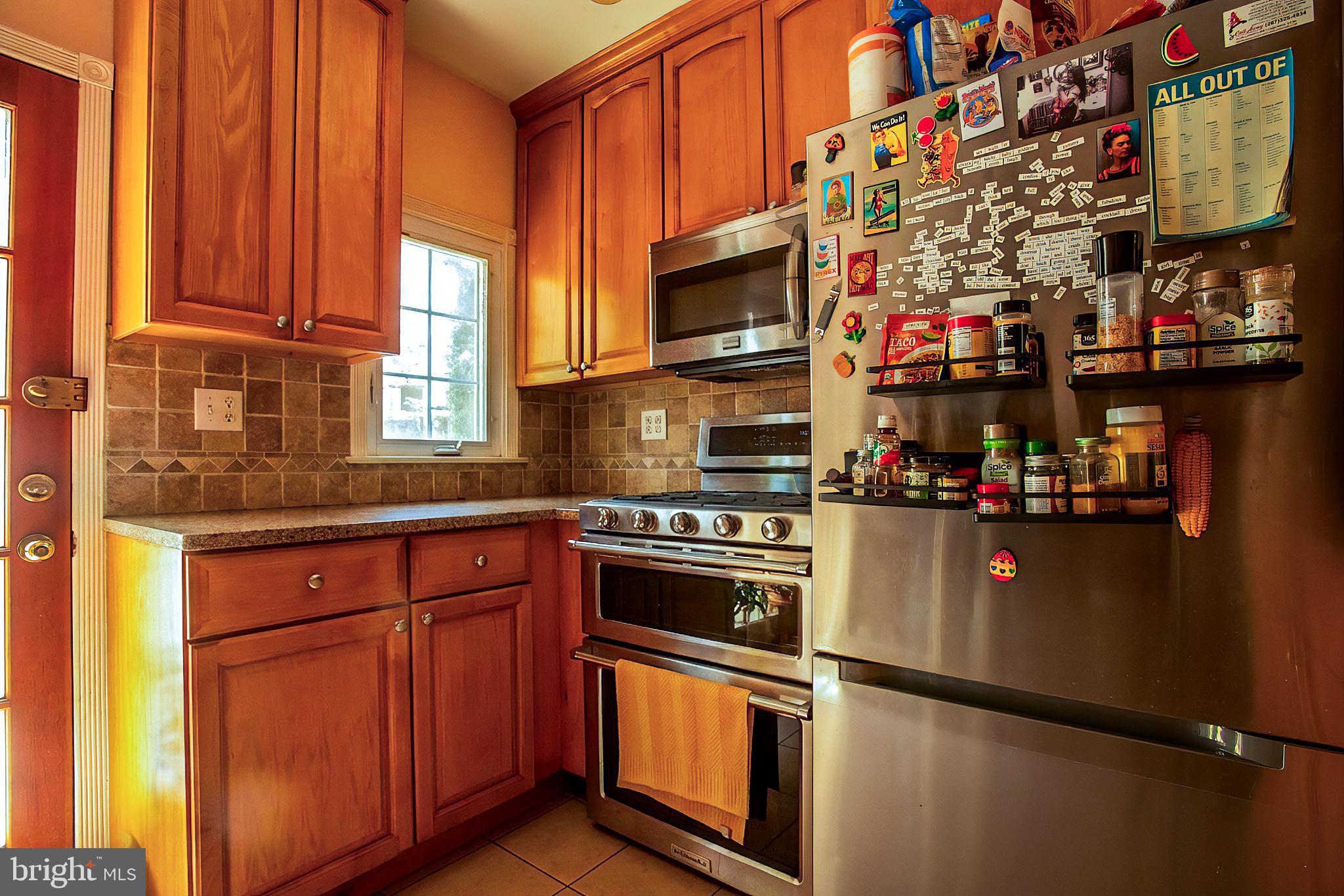QUEEN VILLAGE - Residential
