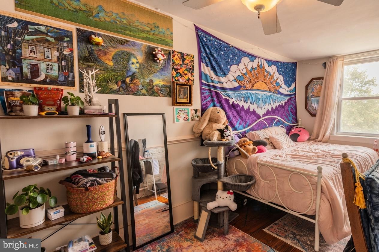 QUEEN VILLAGE - Residential