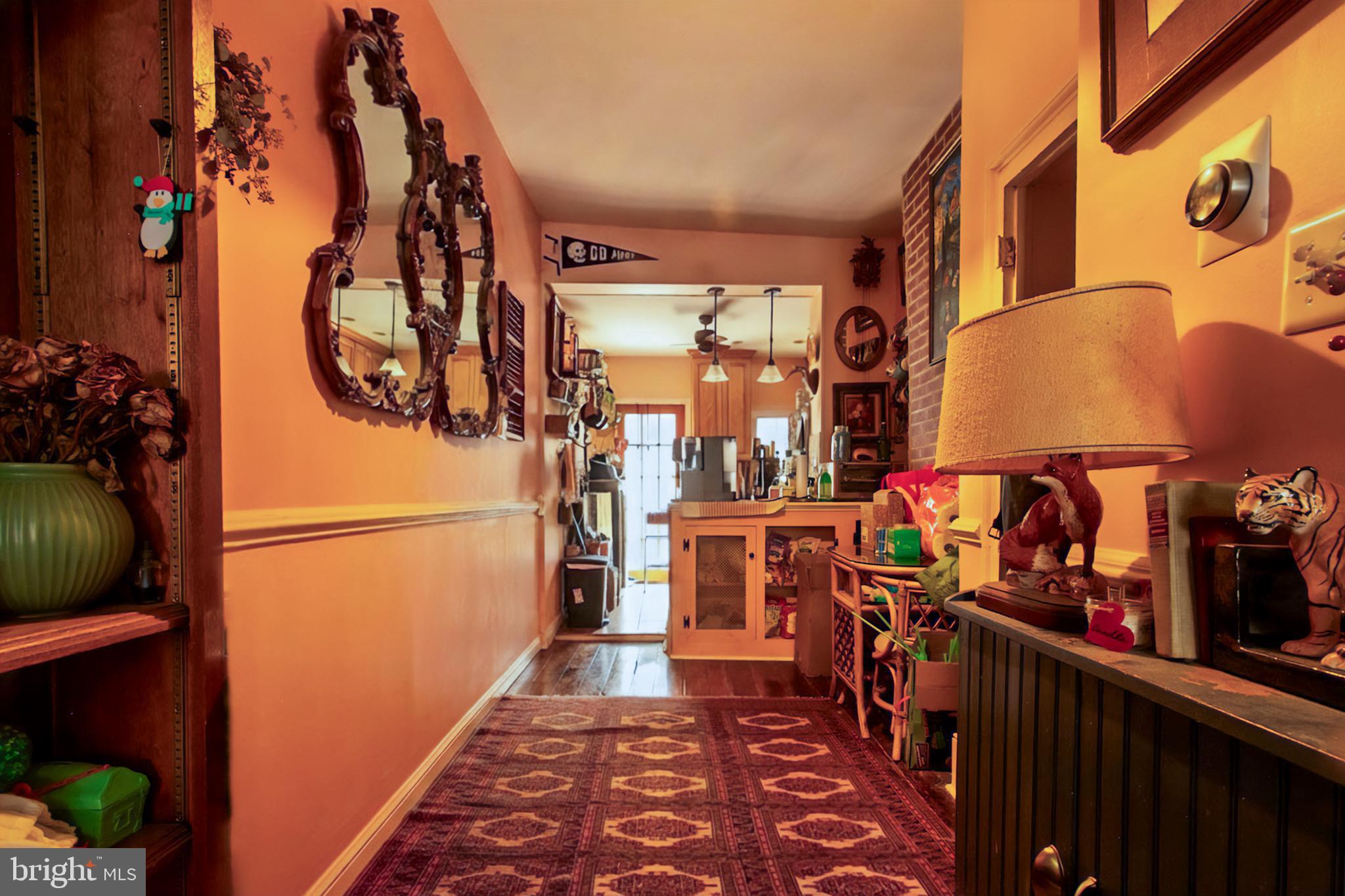 QUEEN VILLAGE - Residential