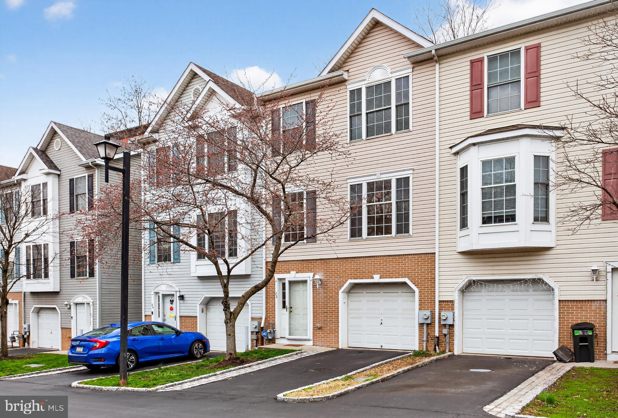 ROXBOROUGH - Residential