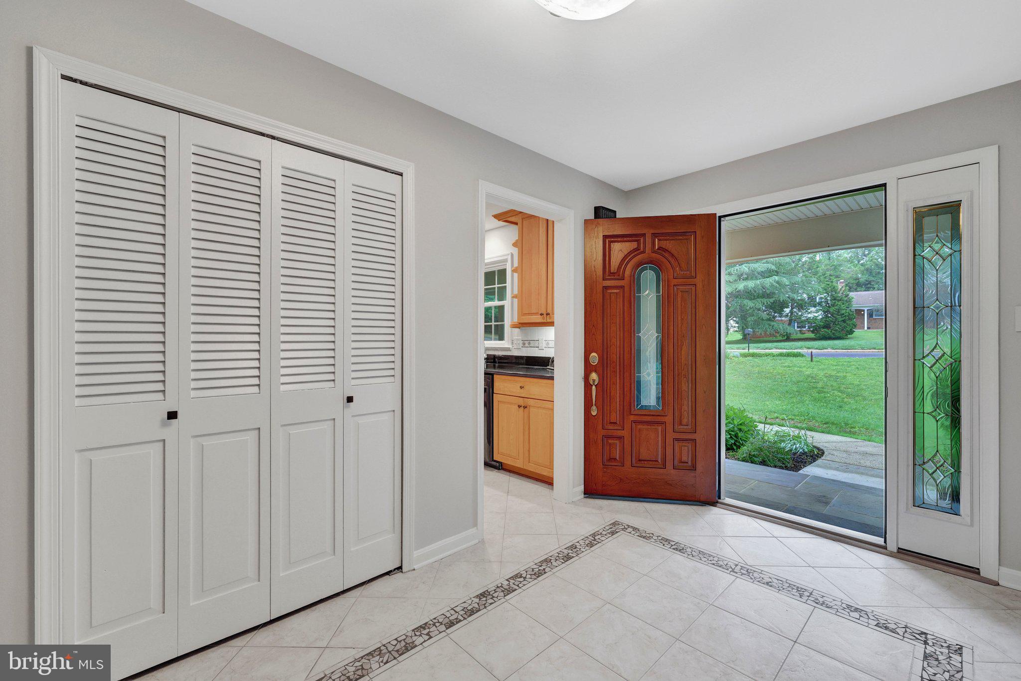 SHOUSE VILLAGE - Residential