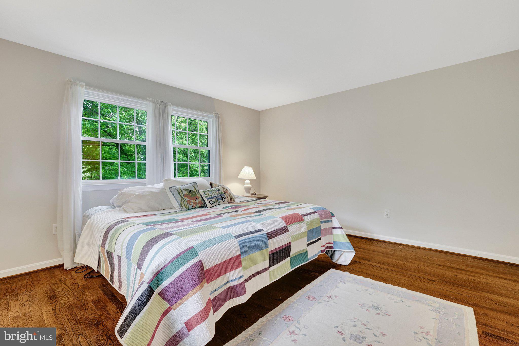 SHOUSE VILLAGE - Residential