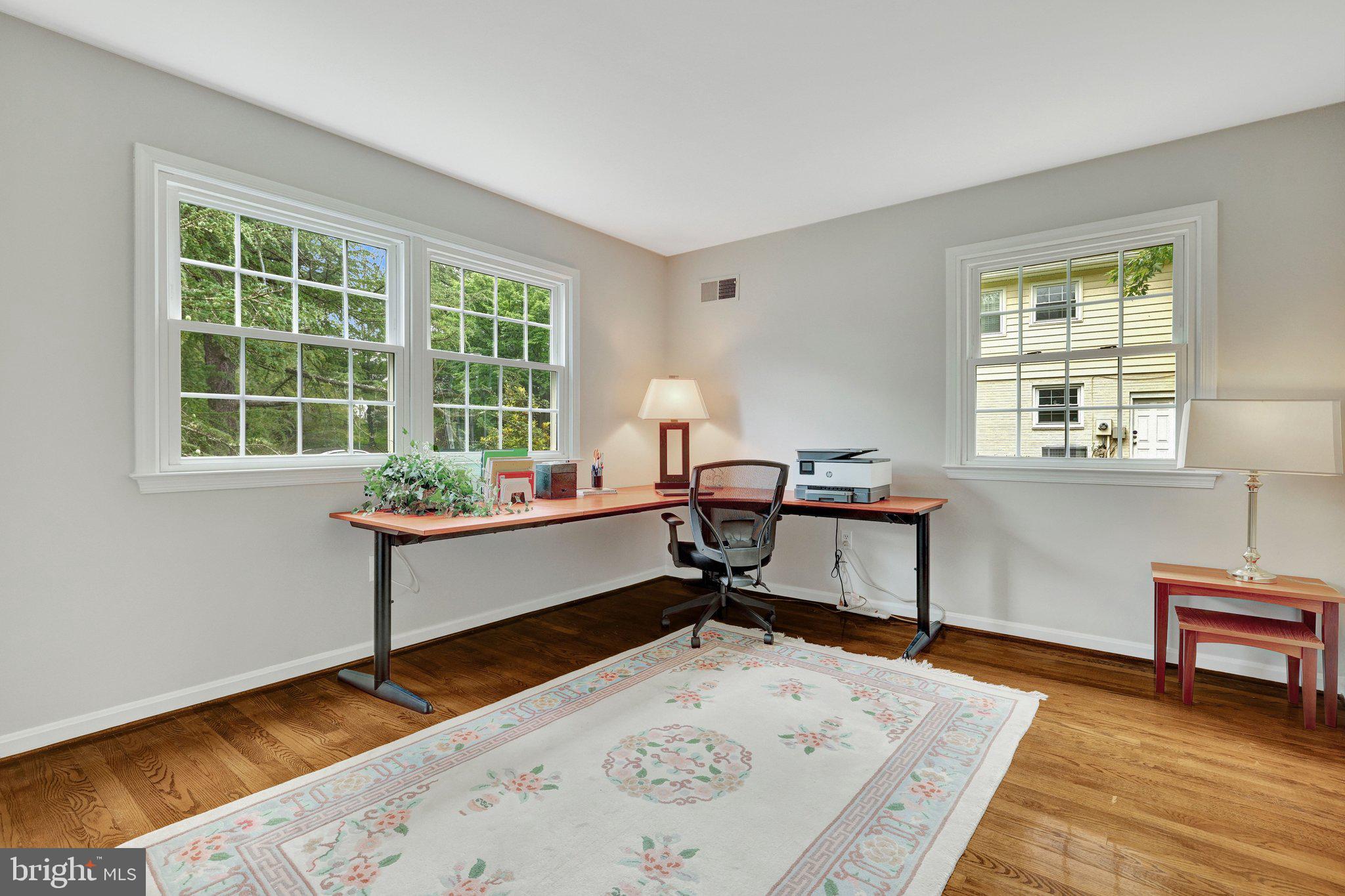 SHOUSE VILLAGE - Residential