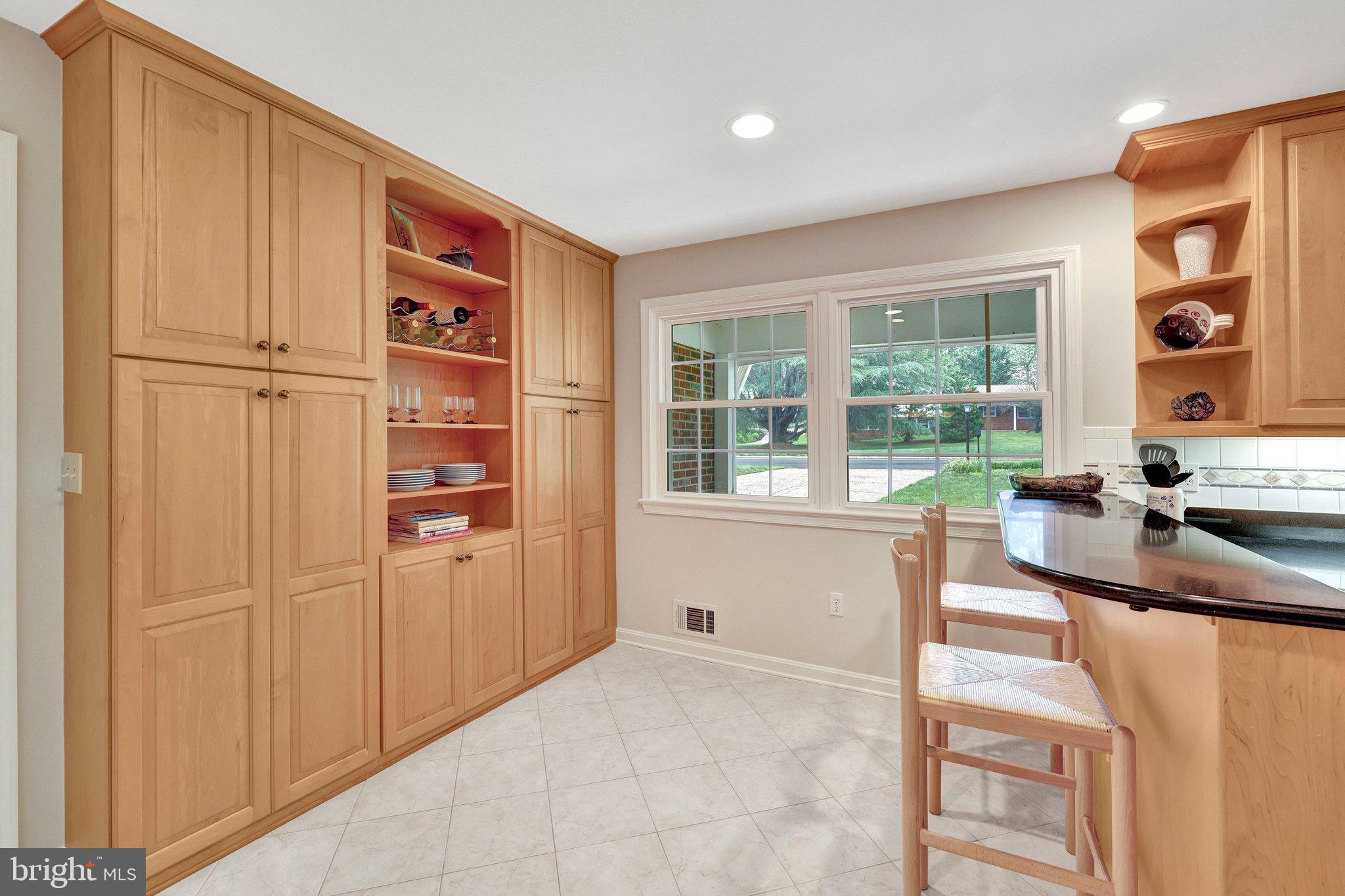 SHOUSE VILLAGE - Residential