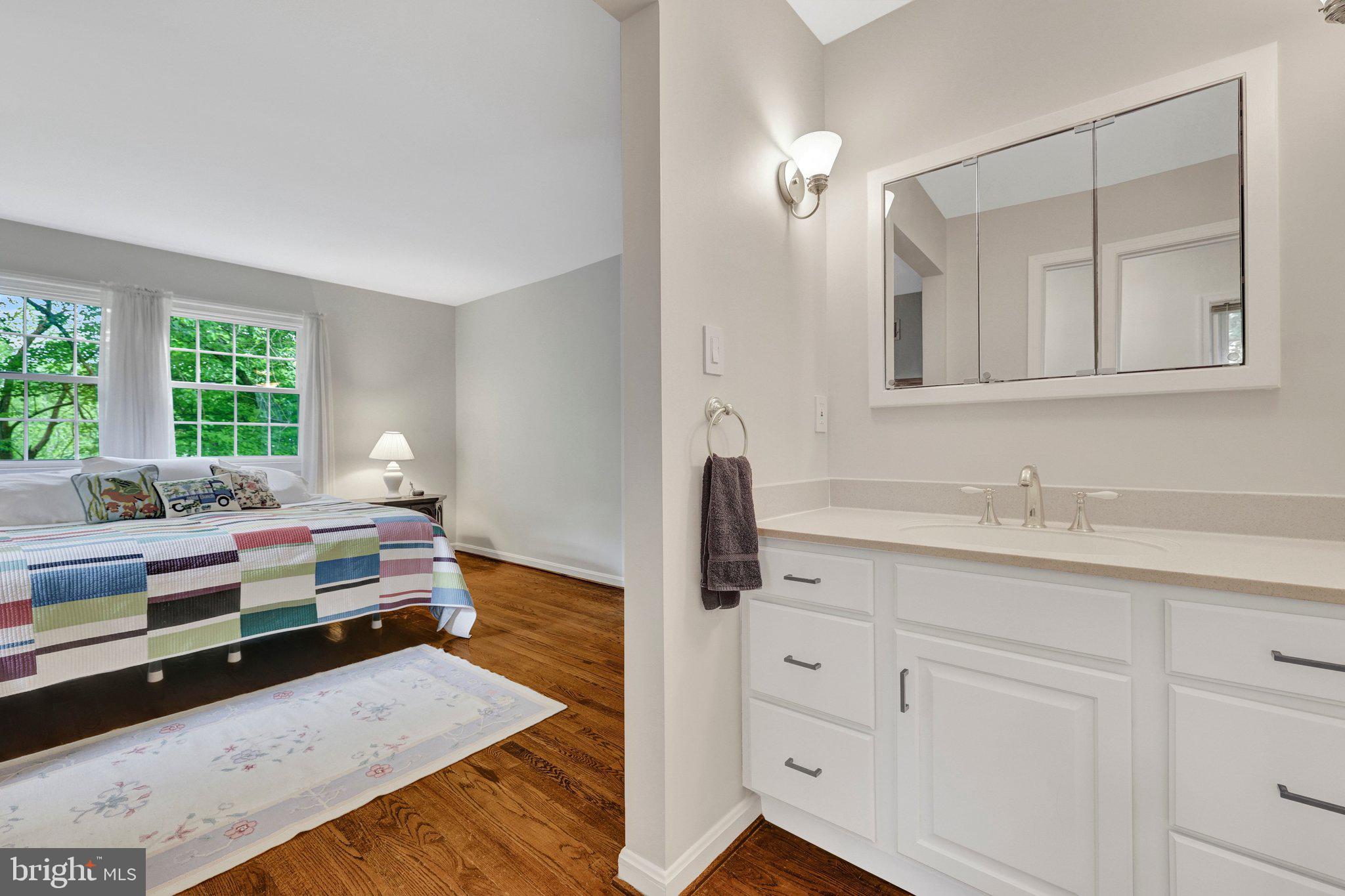 SHOUSE VILLAGE - Residential