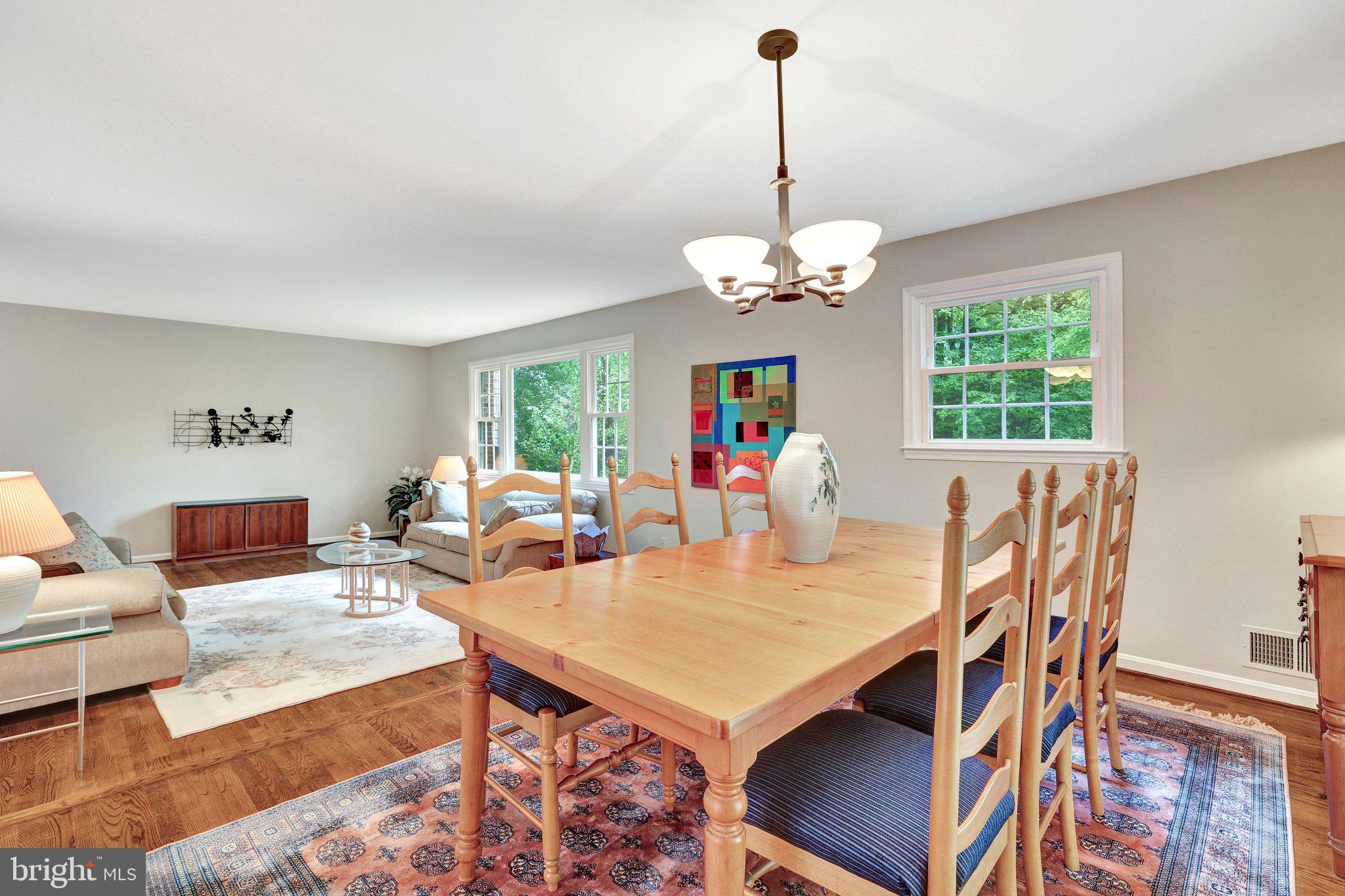 SHOUSE VILLAGE - Residential