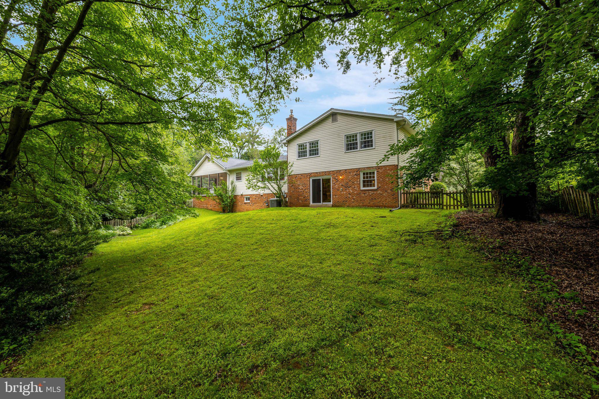 SHOUSE VILLAGE - Residential