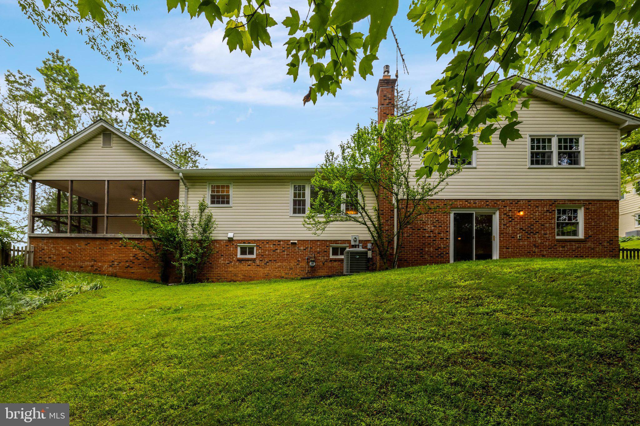 SHOUSE VILLAGE - Residential