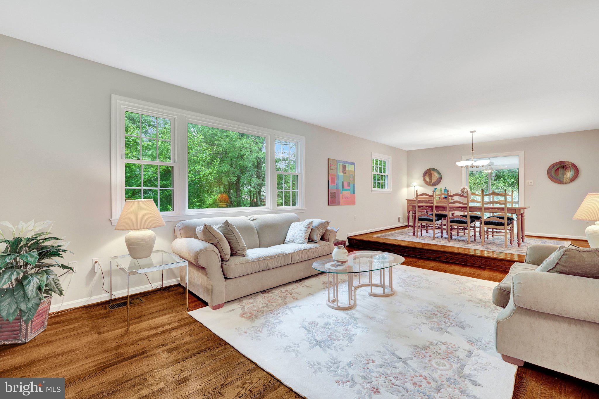 SHOUSE VILLAGE - Residential