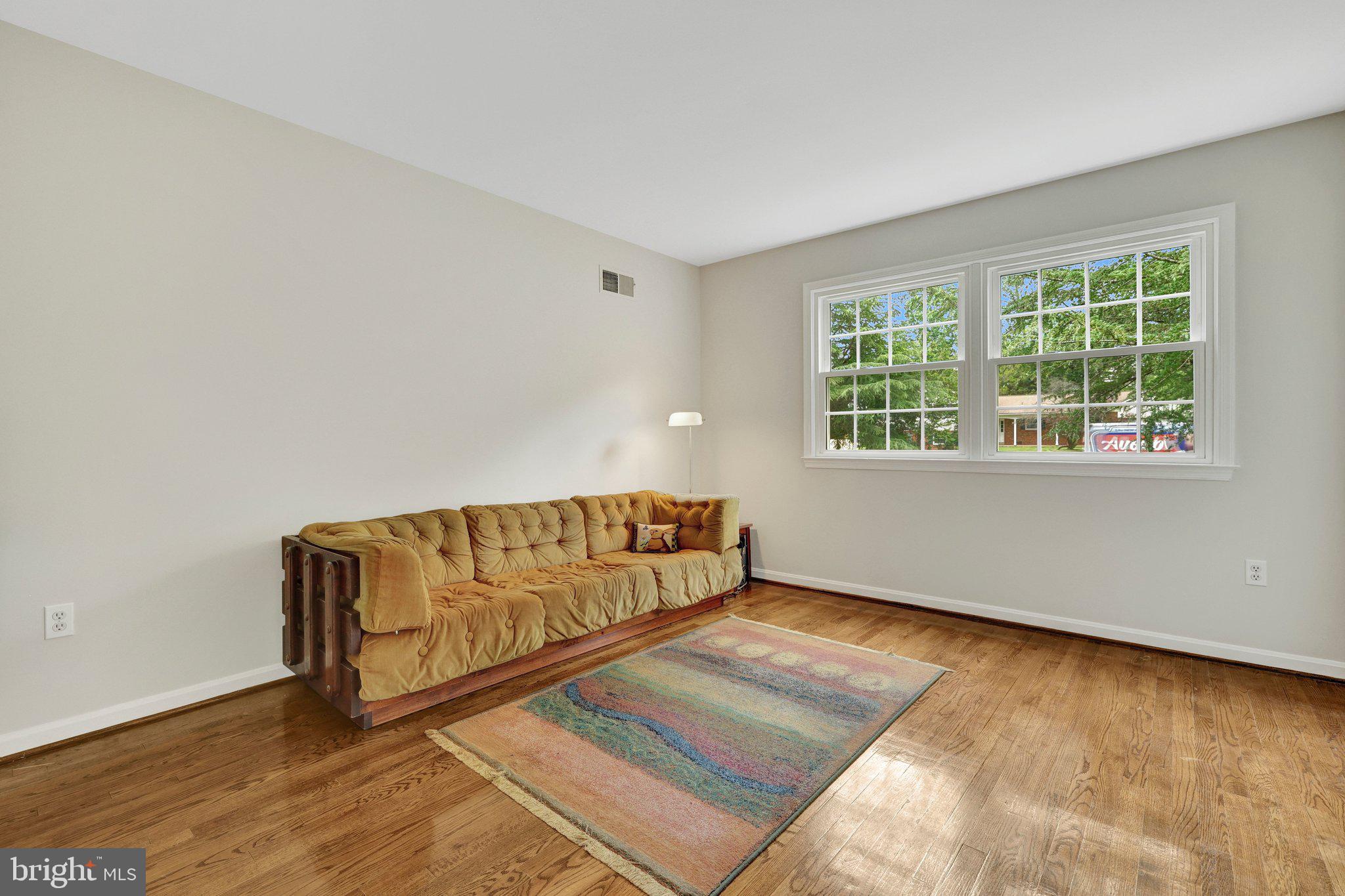 SHOUSE VILLAGE - Residential