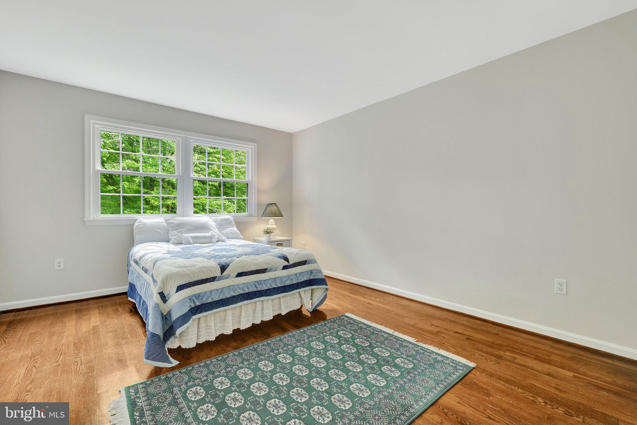 SHOUSE VILLAGE - Residential