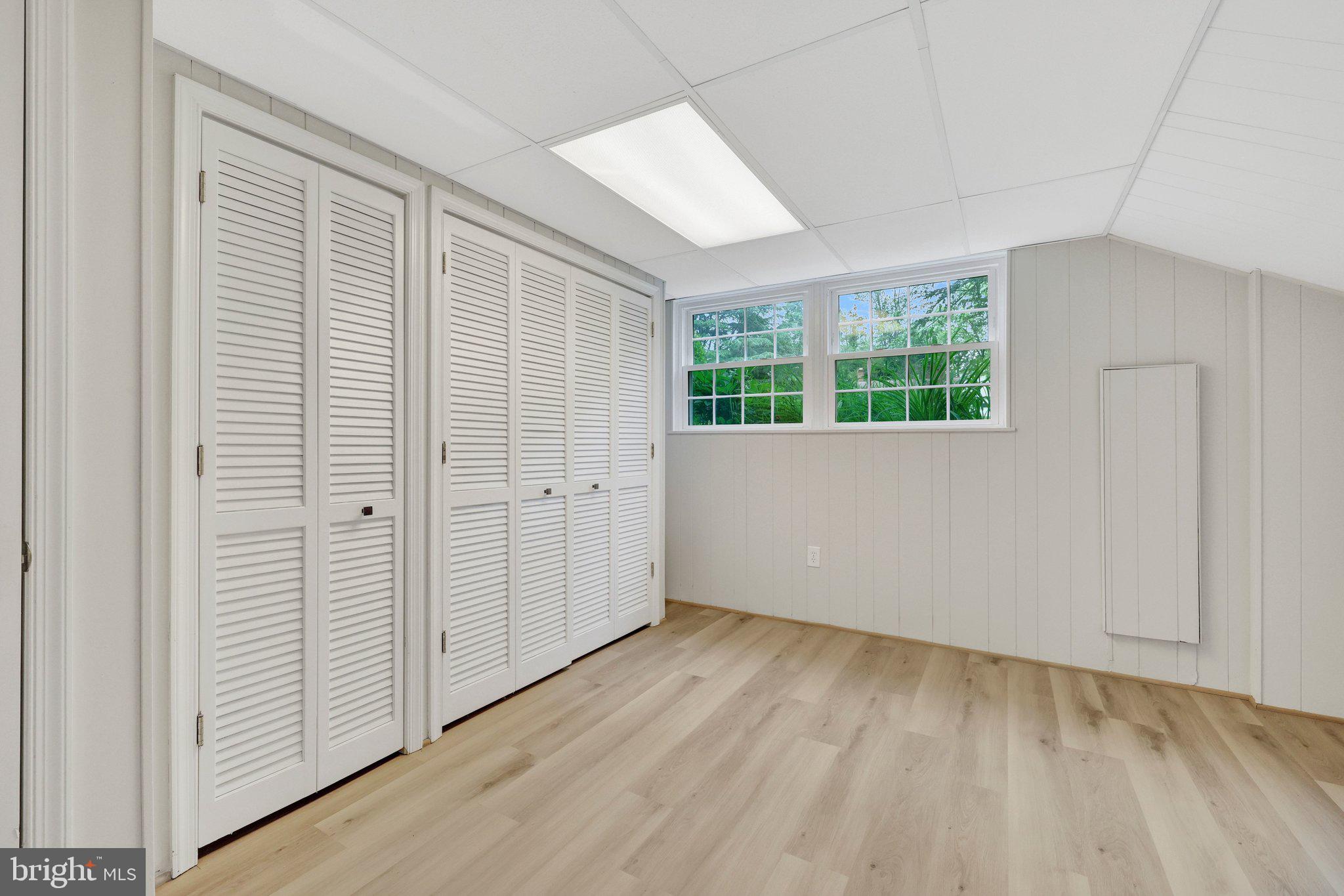 SHOUSE VILLAGE - Residential