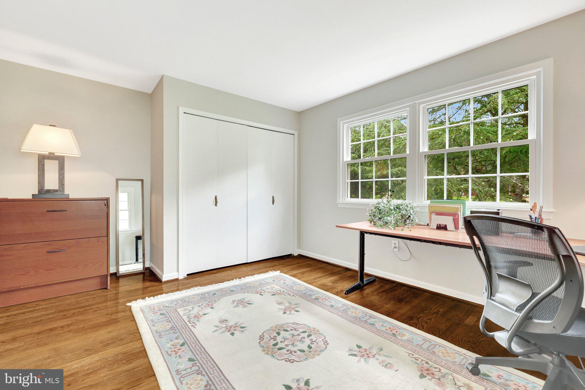 SHOUSE VILLAGE - Residential