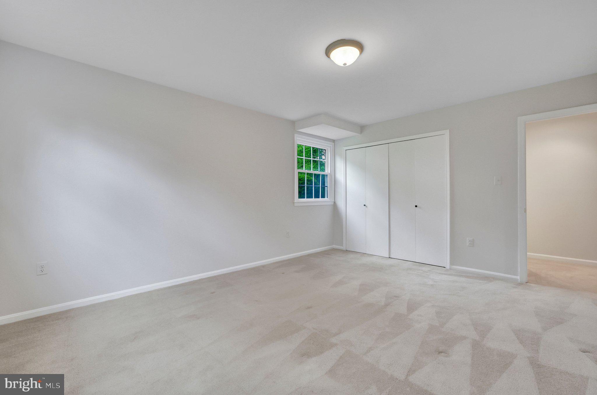 SHOUSE VILLAGE - Residential