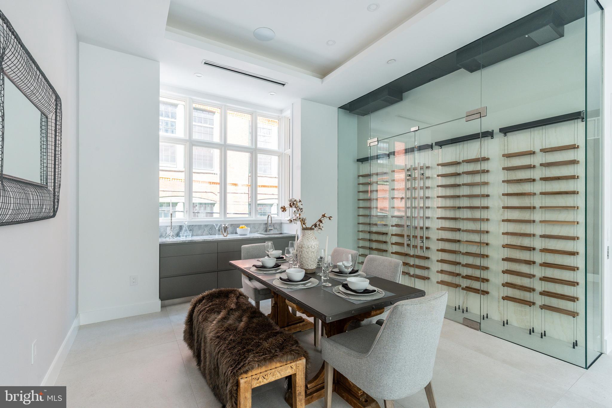 LOGAN SQUARE - Residential