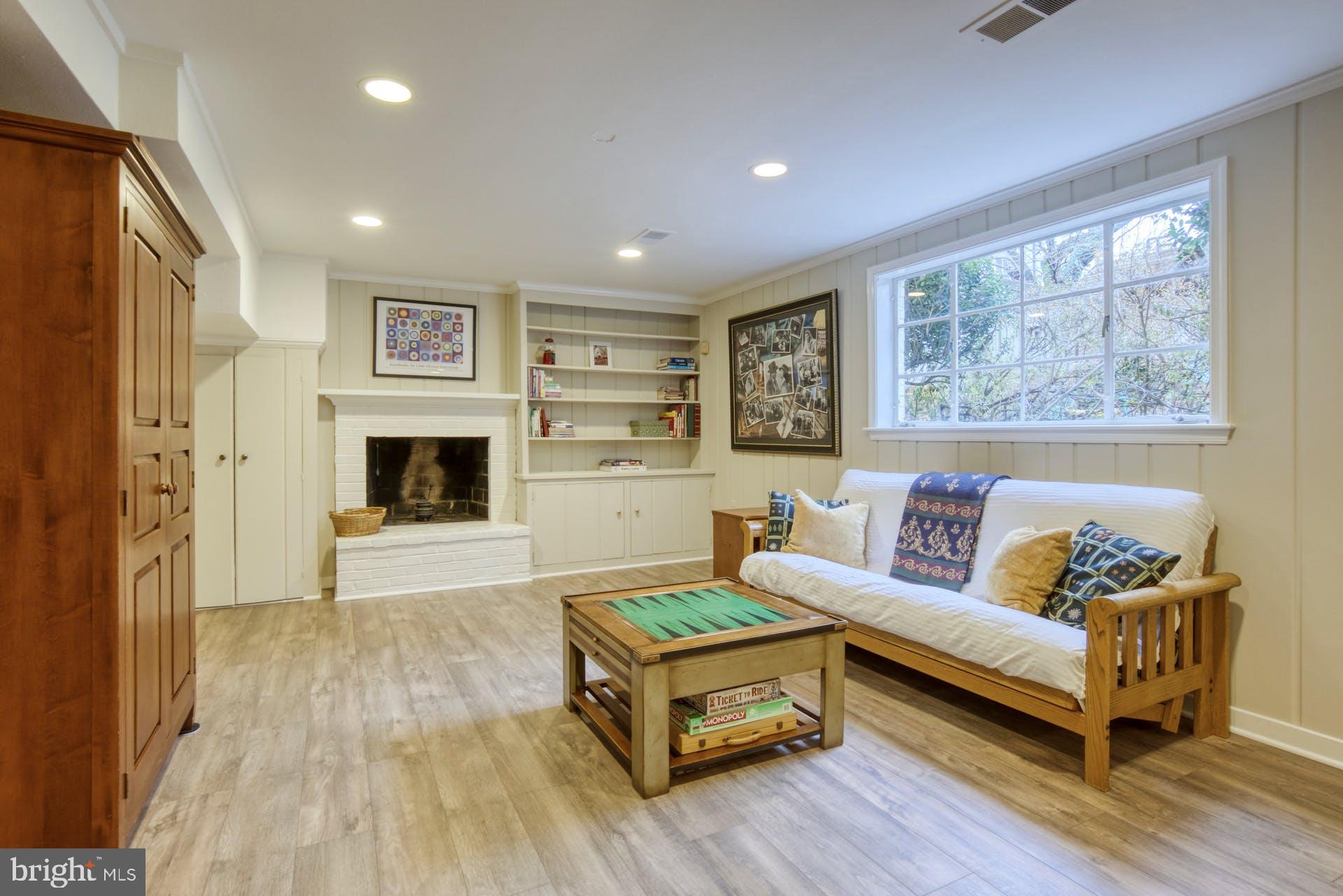 WESTMORELAND HILLS - Residential