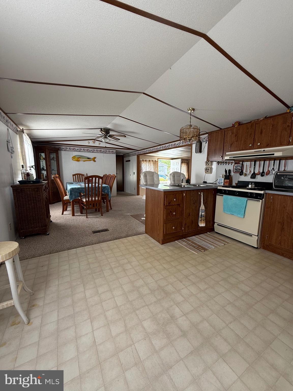 MARINERS COVE - Residential