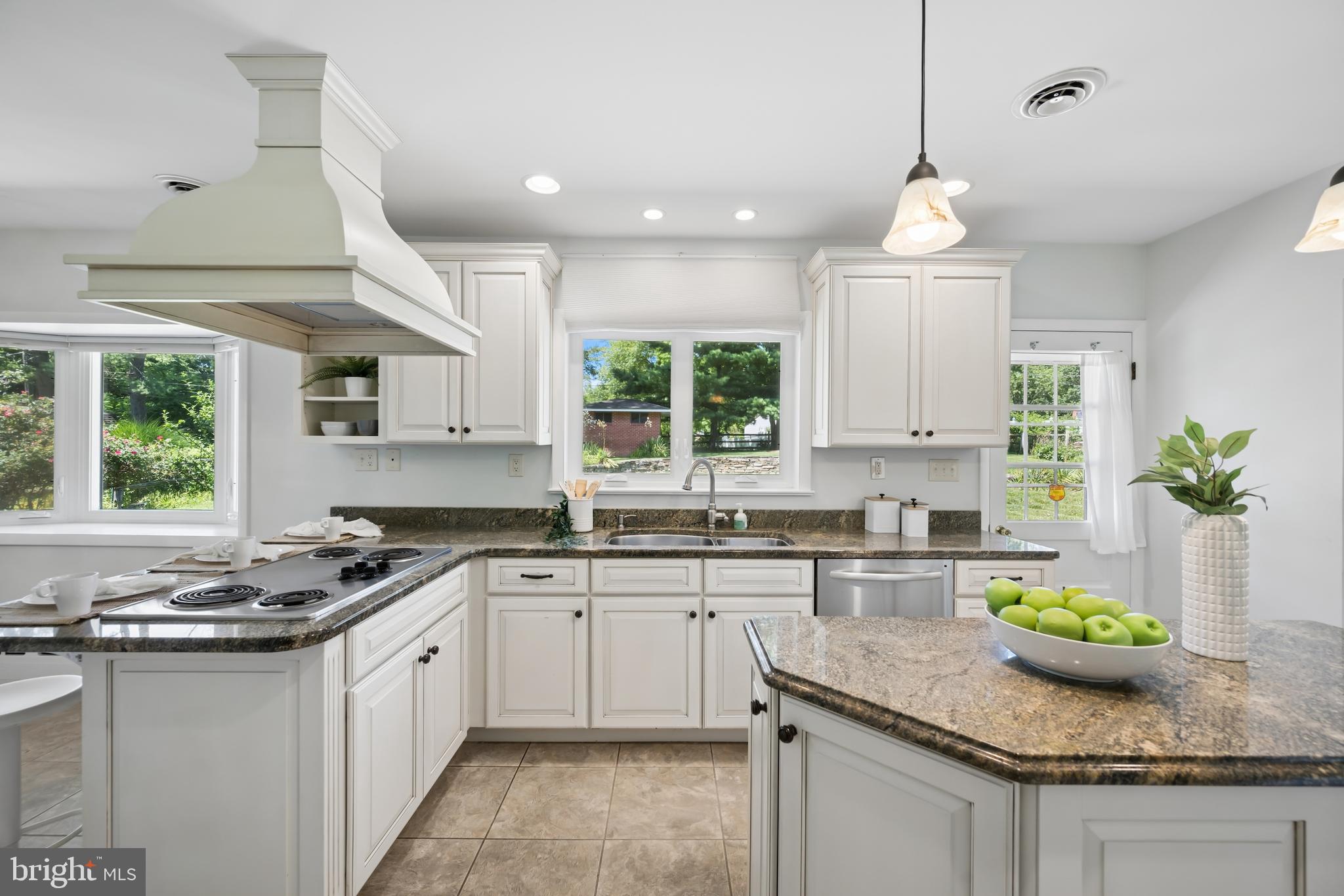 GLEN BROOK - Residential
