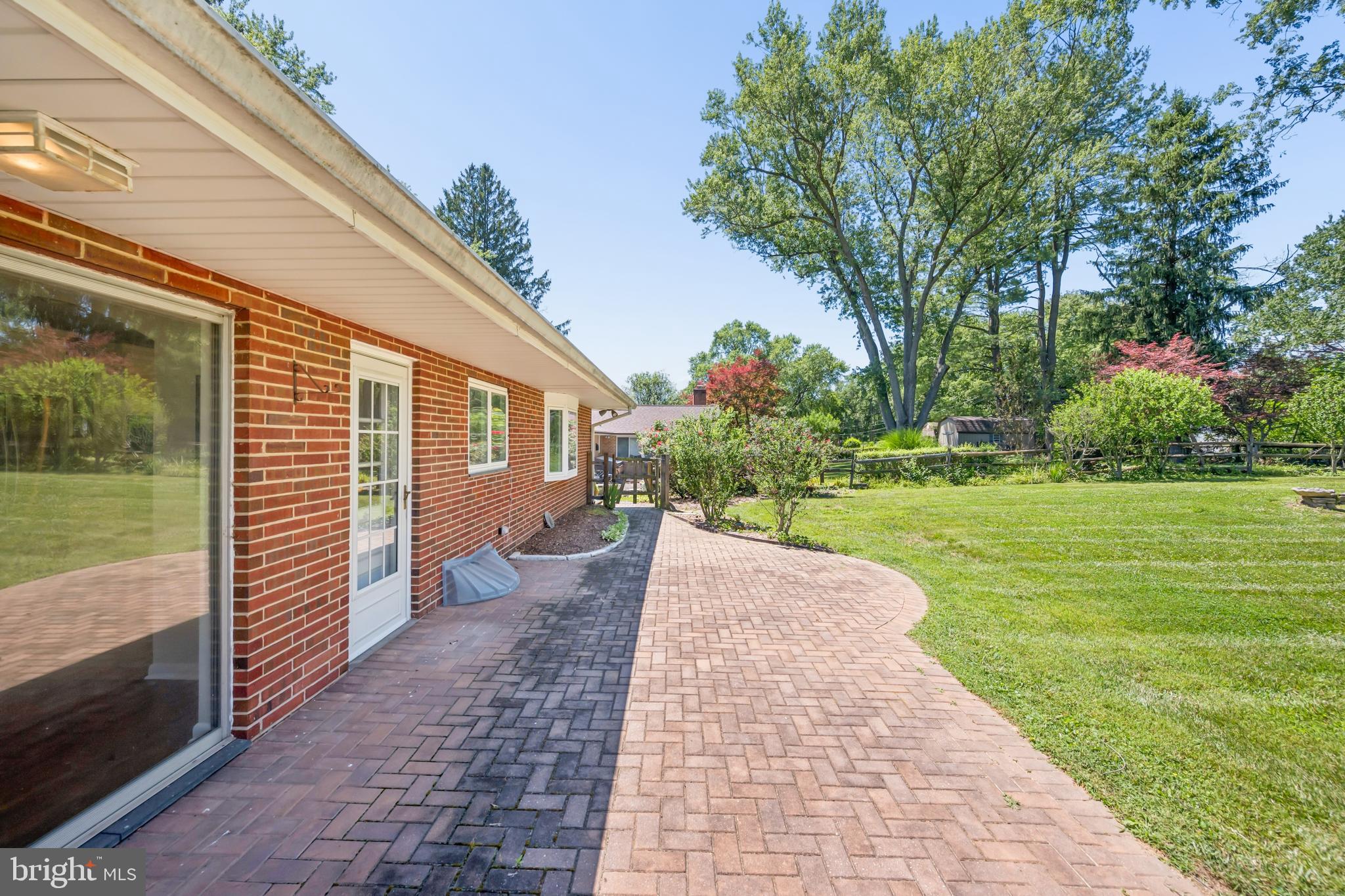 GLEN BROOK - Residential