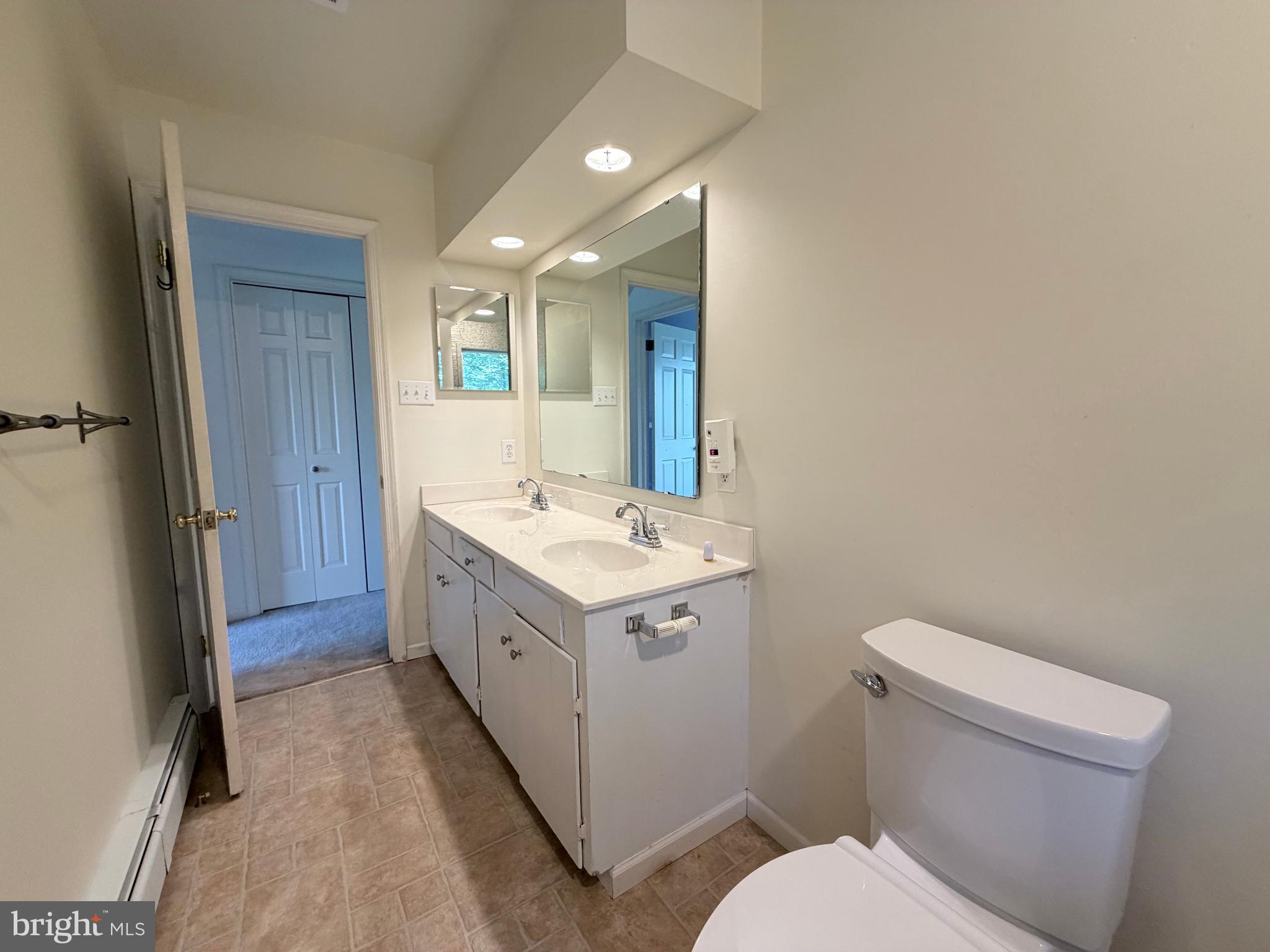PENN NATIONAL ESTATES - Residential