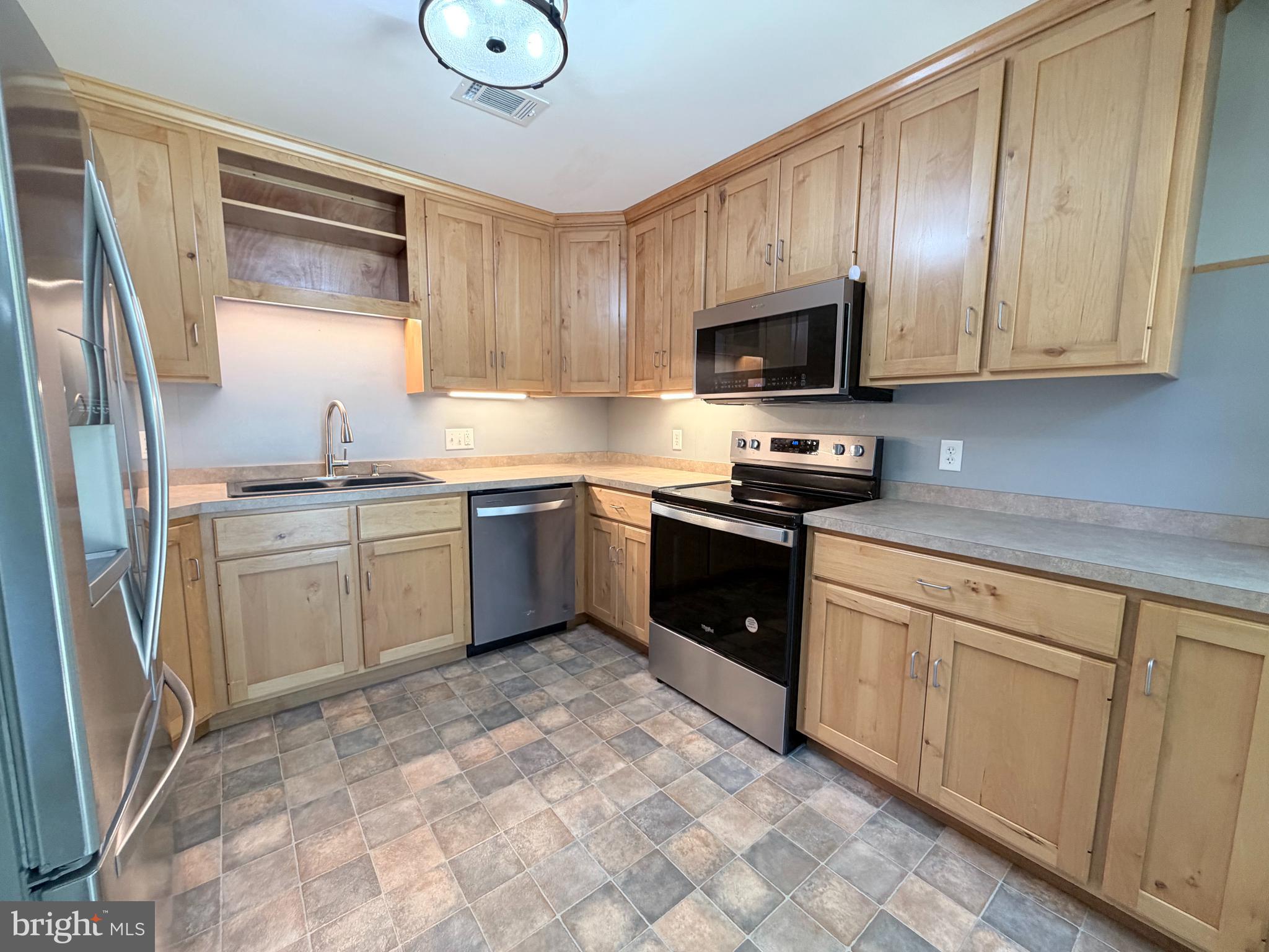 PENN NATIONAL ESTATES - Residential