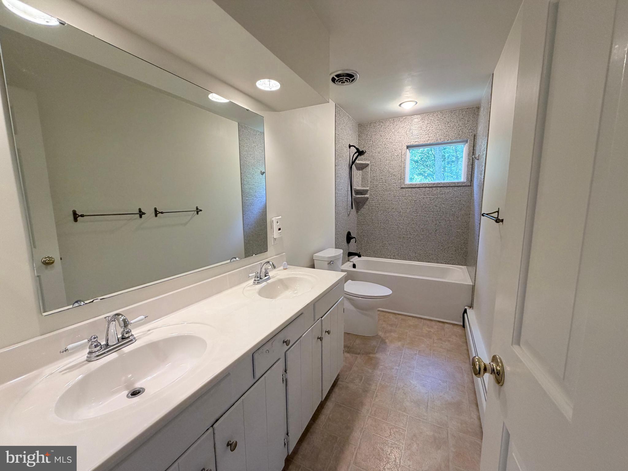 PENN NATIONAL ESTATES - Residential