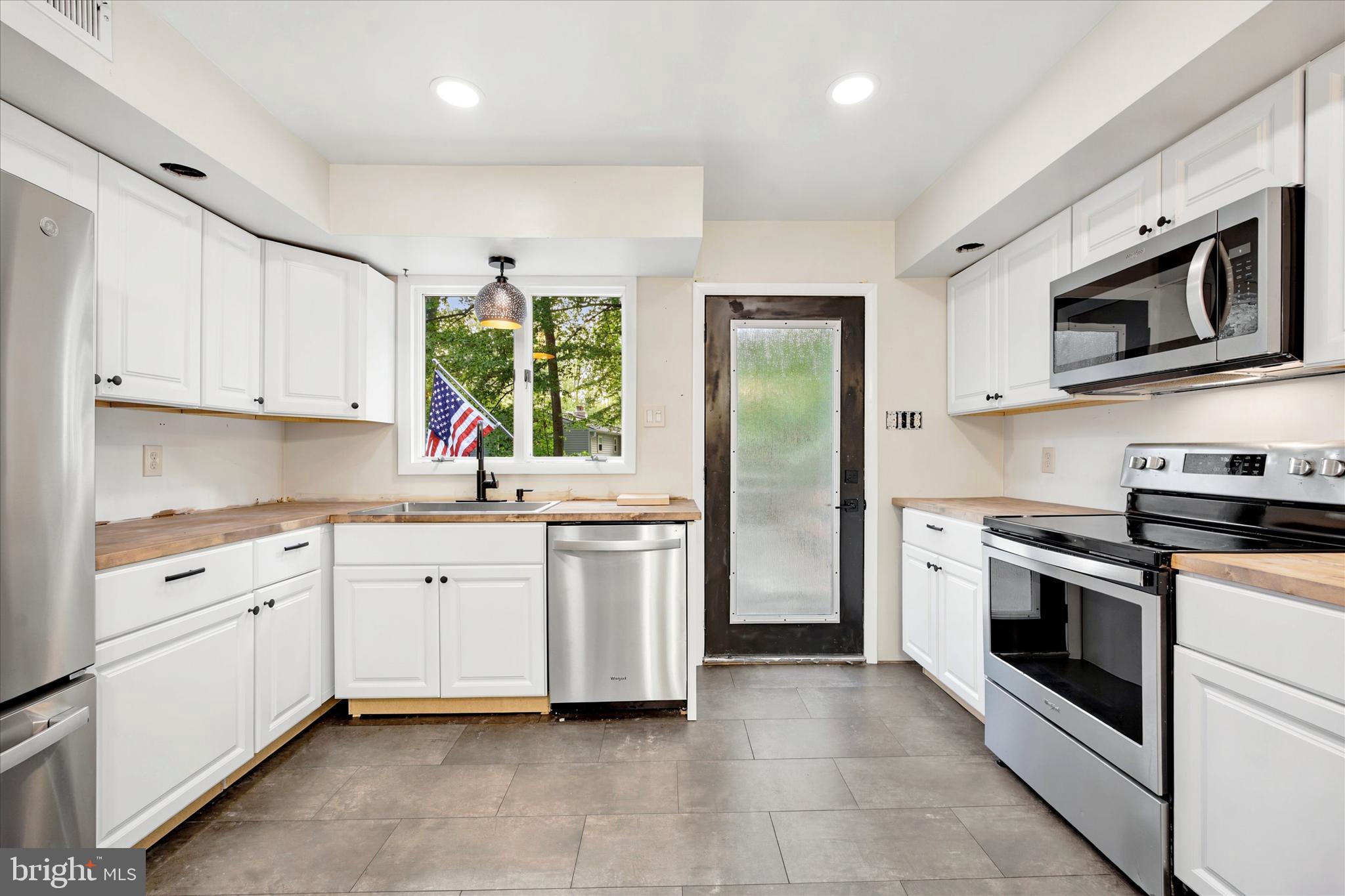 NESHAMINY WOODS - Residential