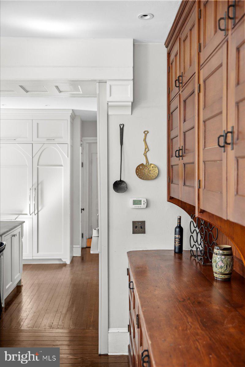 CHESTNUT HILL - Residential