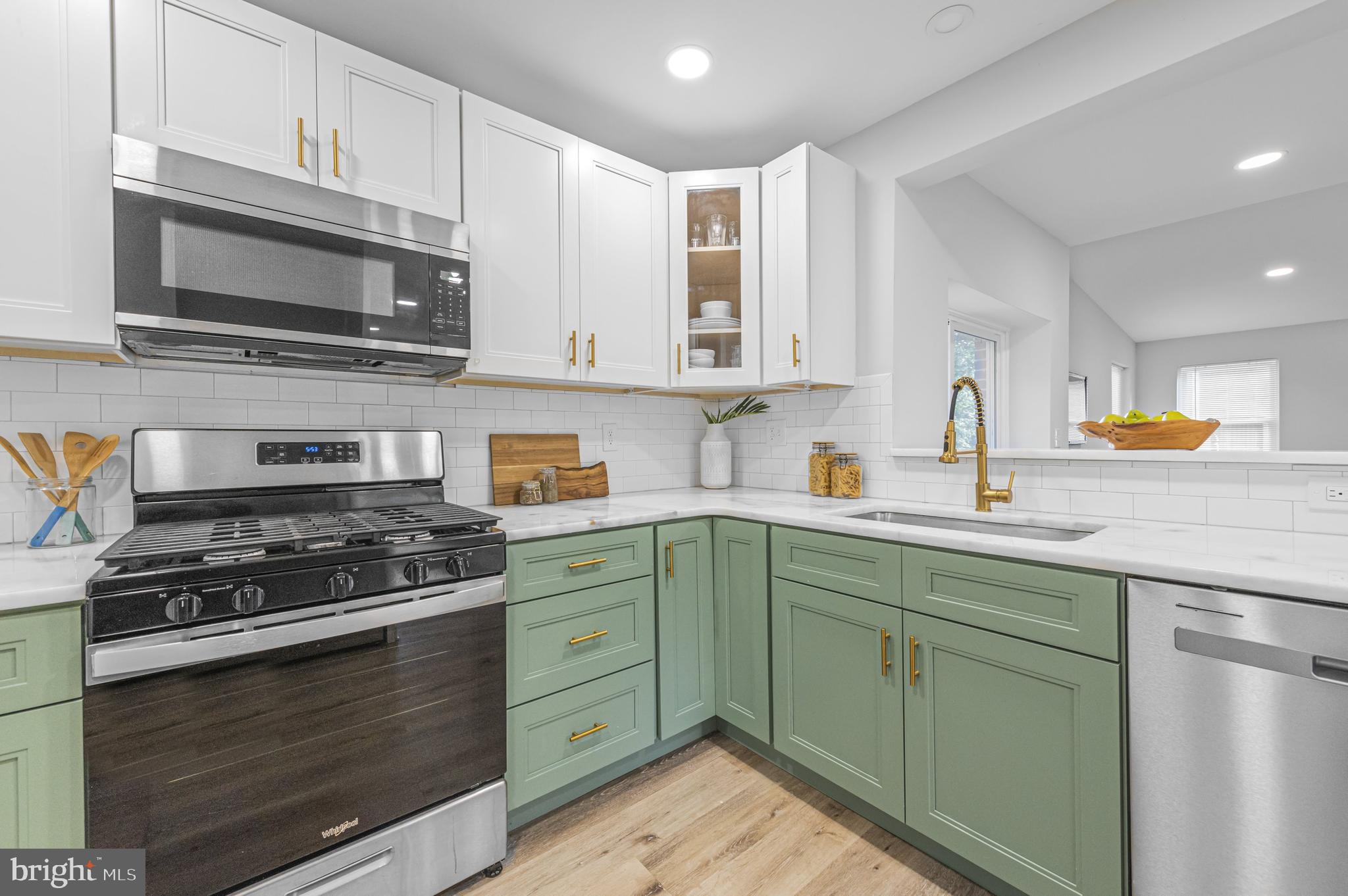 MEADOW BROOK - Residential