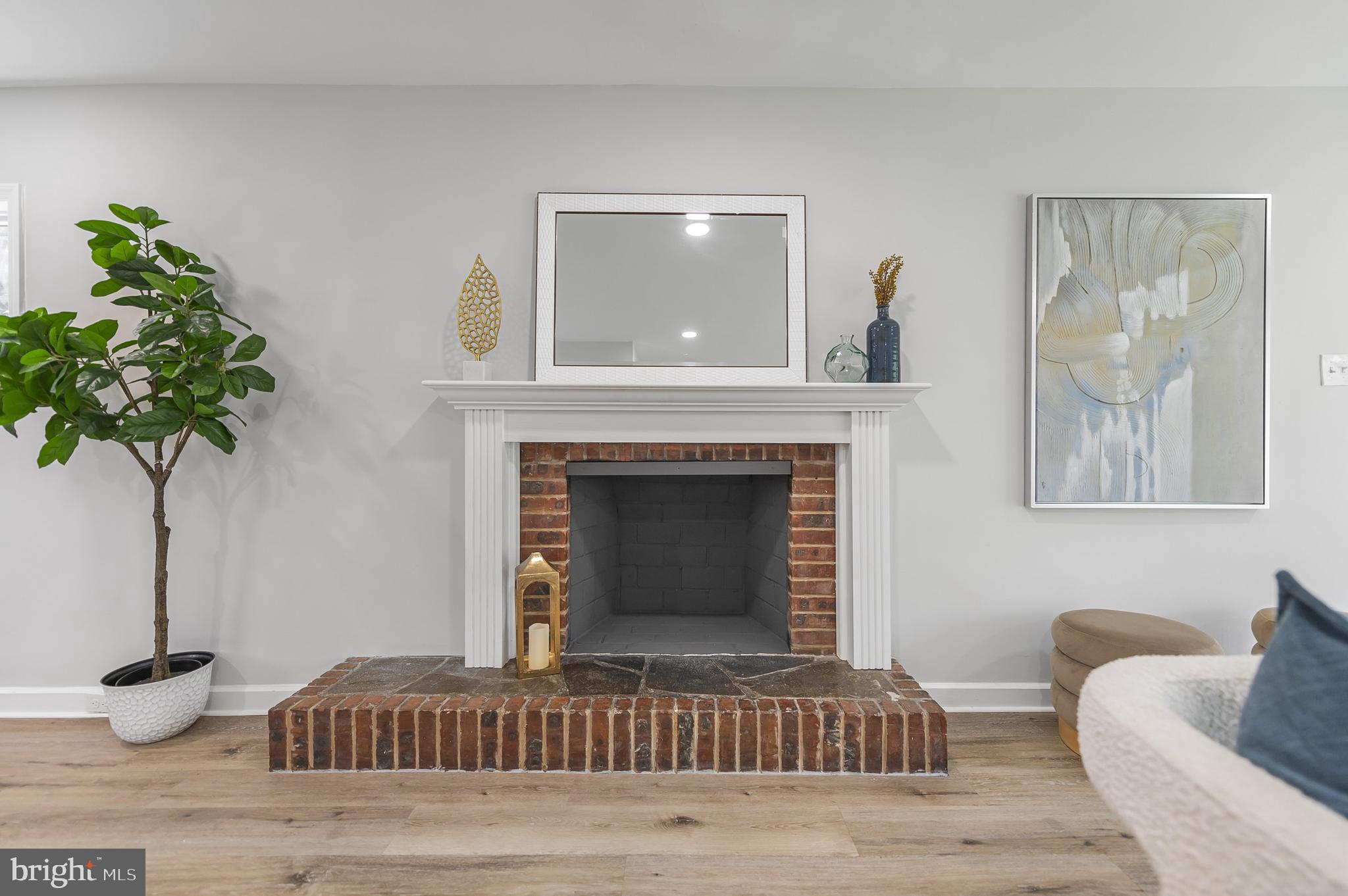 MEADOW BROOK - Residential