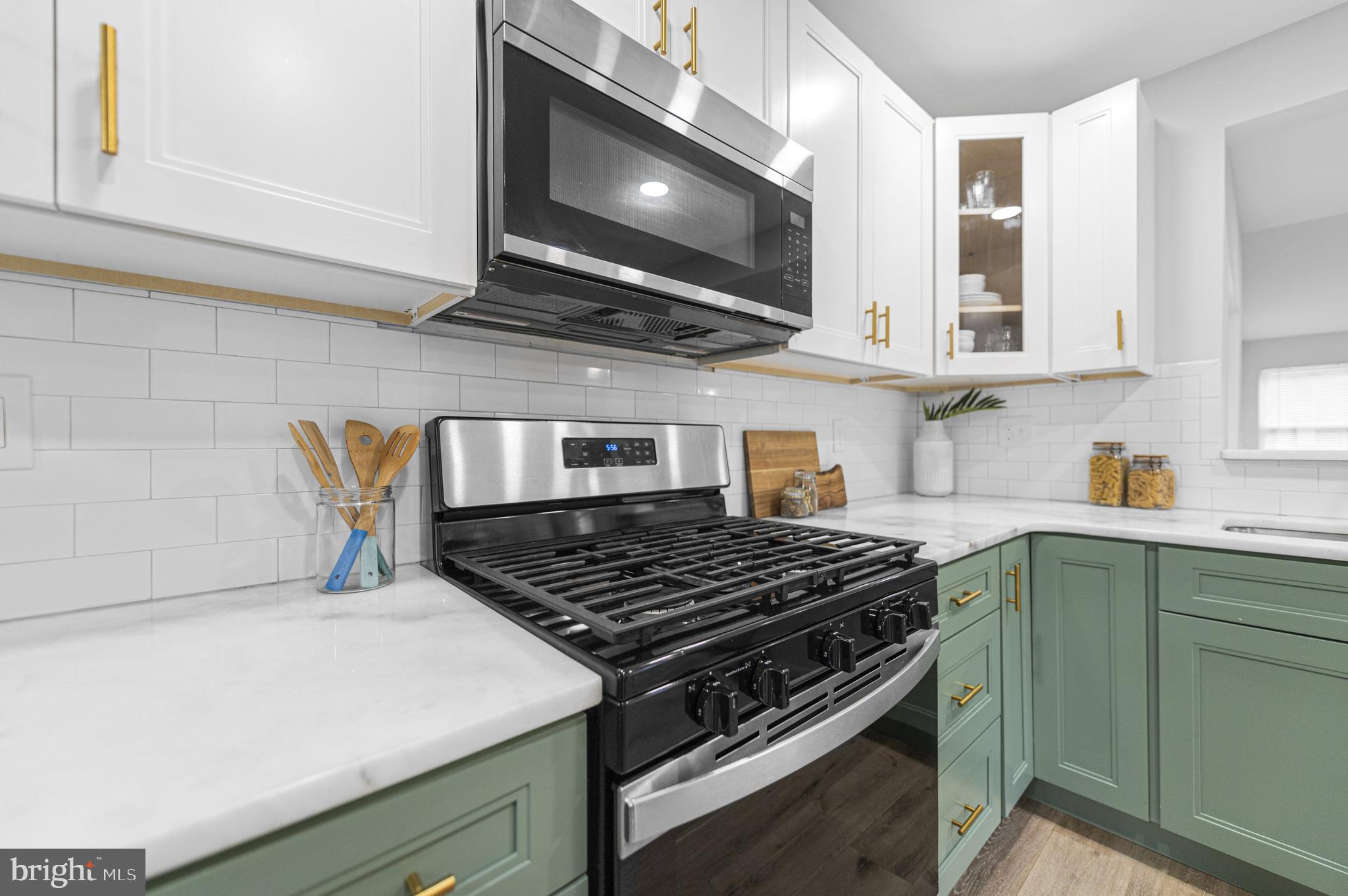 MEADOW BROOK - Residential